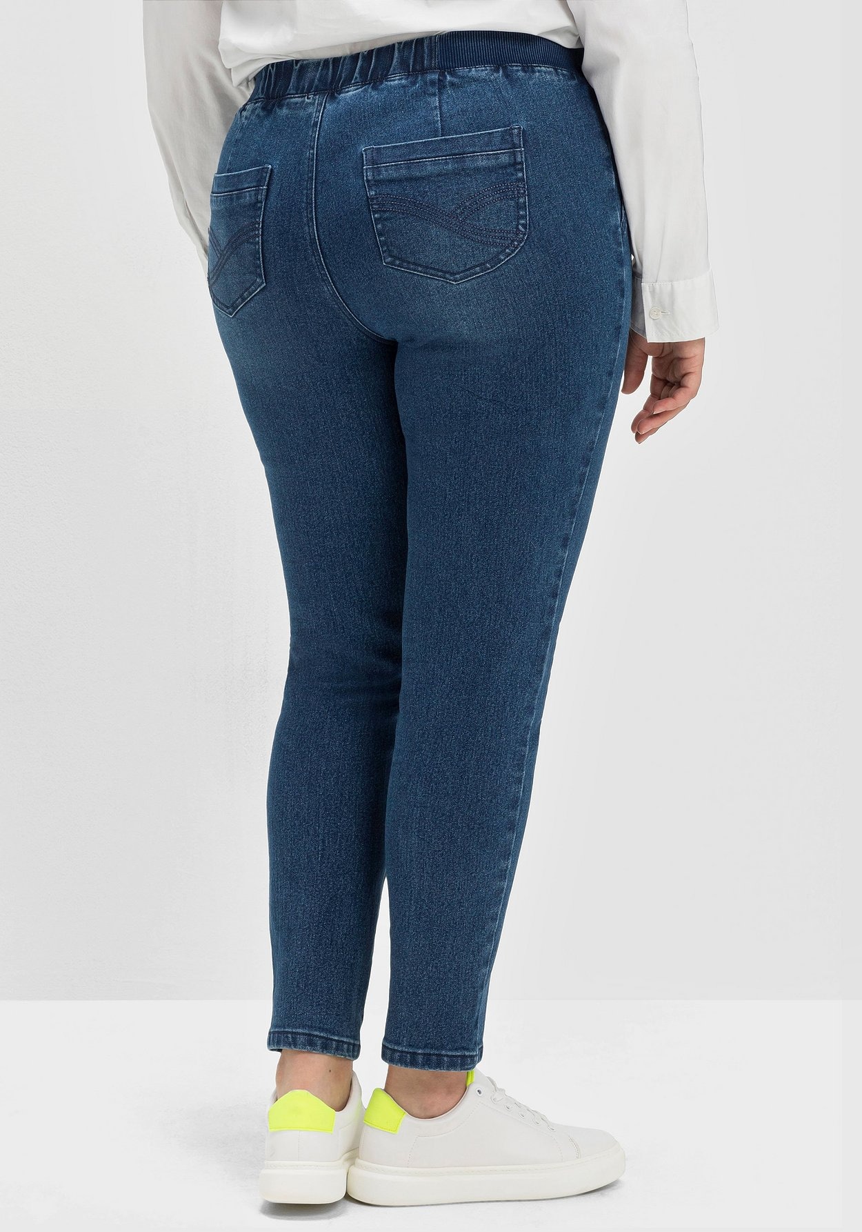 Sheego Schlupfjeans »Jeans mit modischen Zier- und Teilungsnähten«