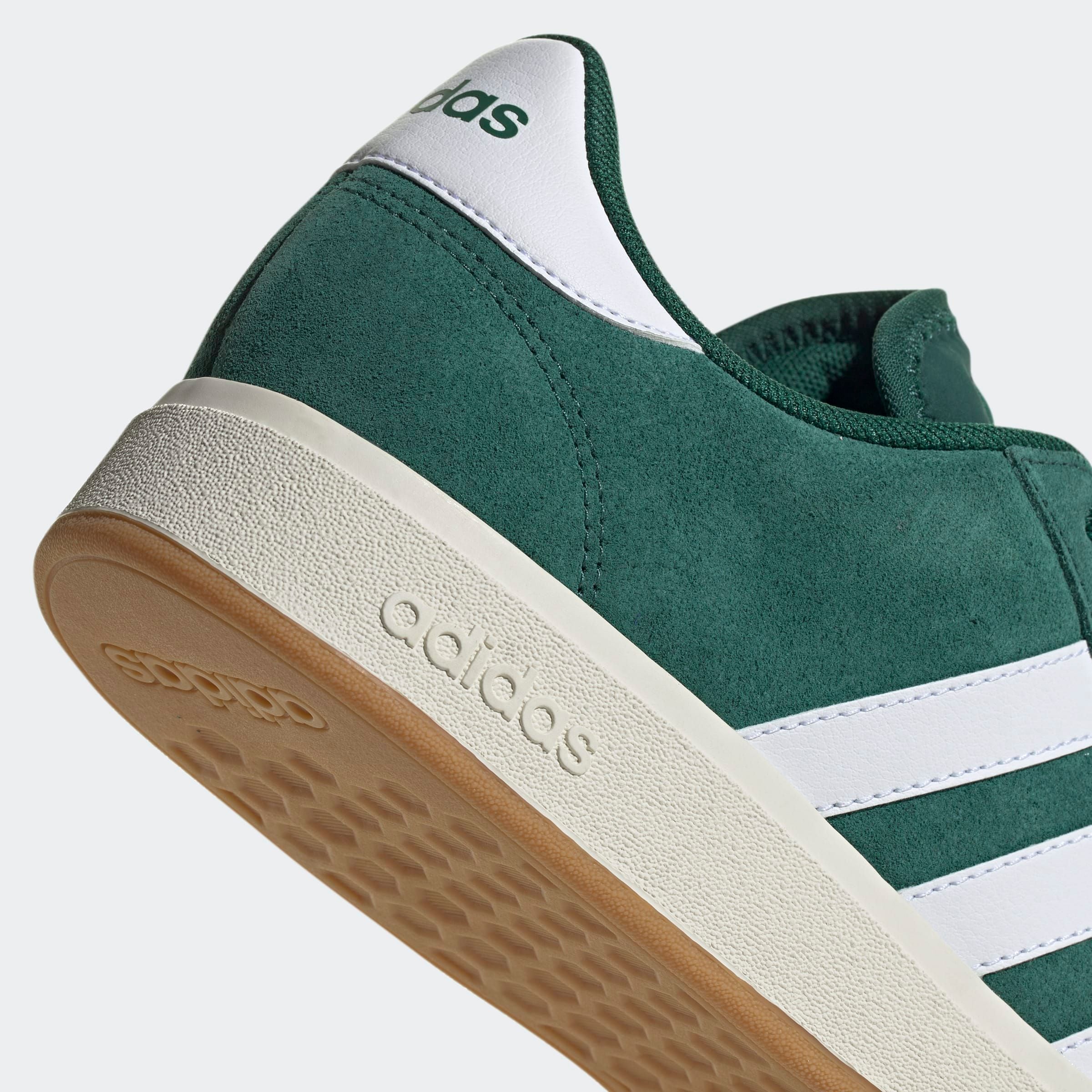 adidas Sportswear Sneaker »GRAND COURT BASE 00S«  Design auf den Spuren des adidas Campus 00