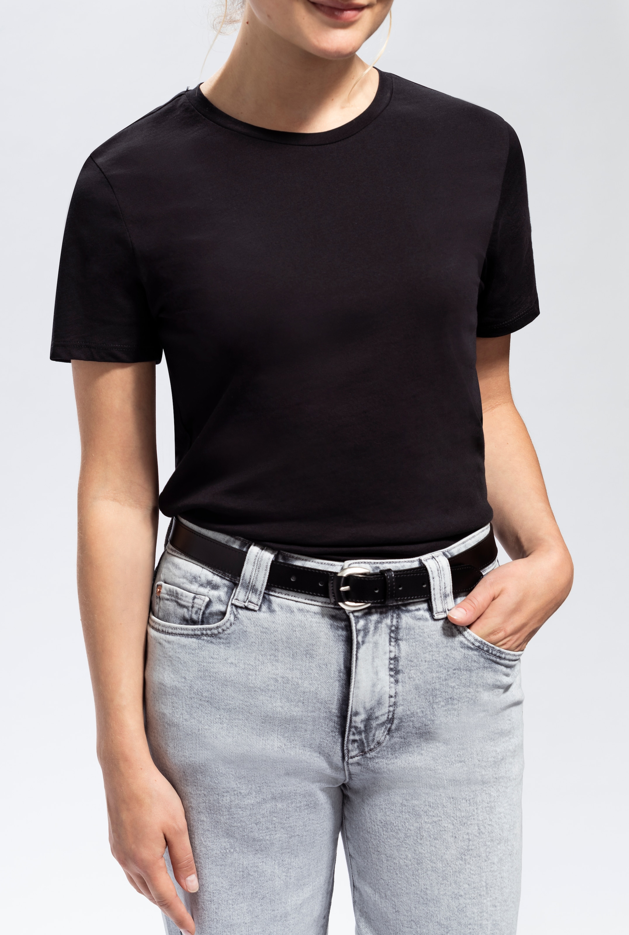 Tamaris Ledergürtel aus Leder teilbezogene Dornschließe