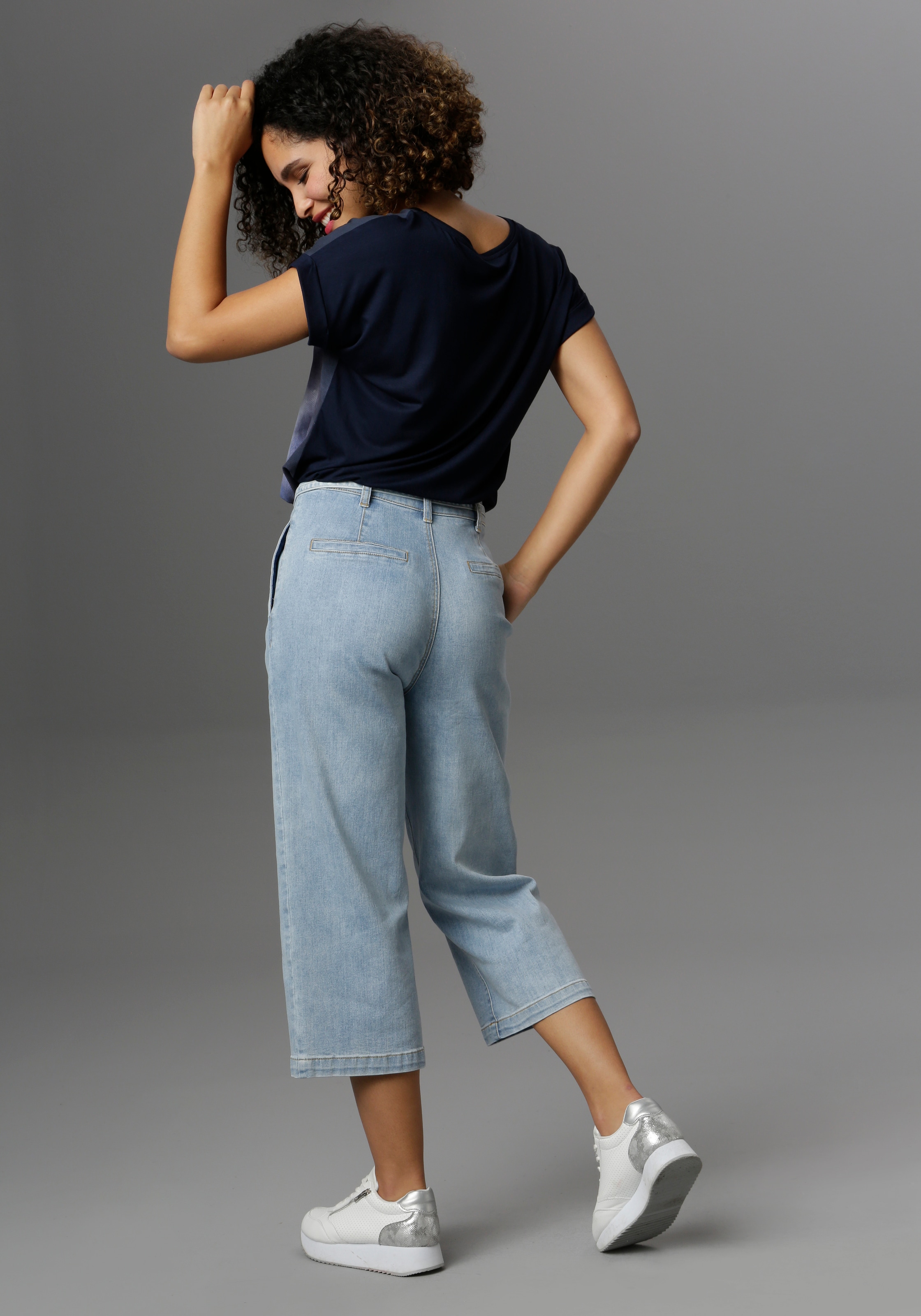 Aniston SELECTED Blusenshirt, mit glänzendem Folienprint