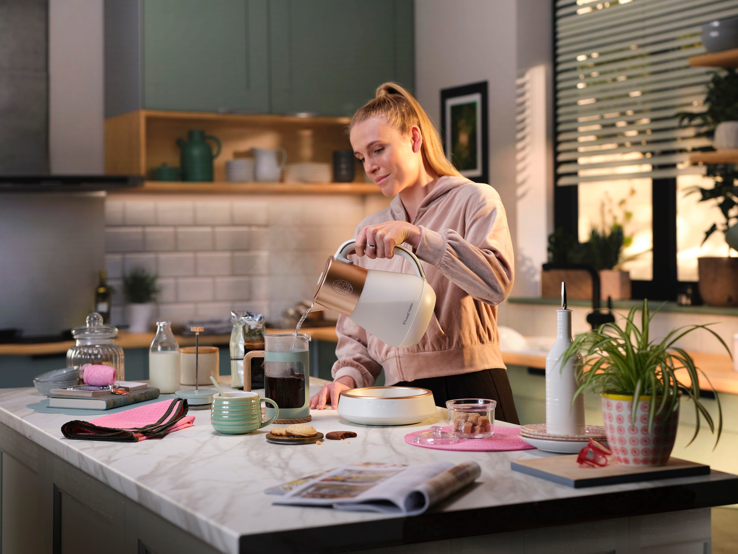 RUSSELL HOBBS Wasserkocher »Calm 27450-70«, 1,7 l, 2400 W, mit Temperatureinstellung, Innenbeleuchtung und beruhigenden Klängen