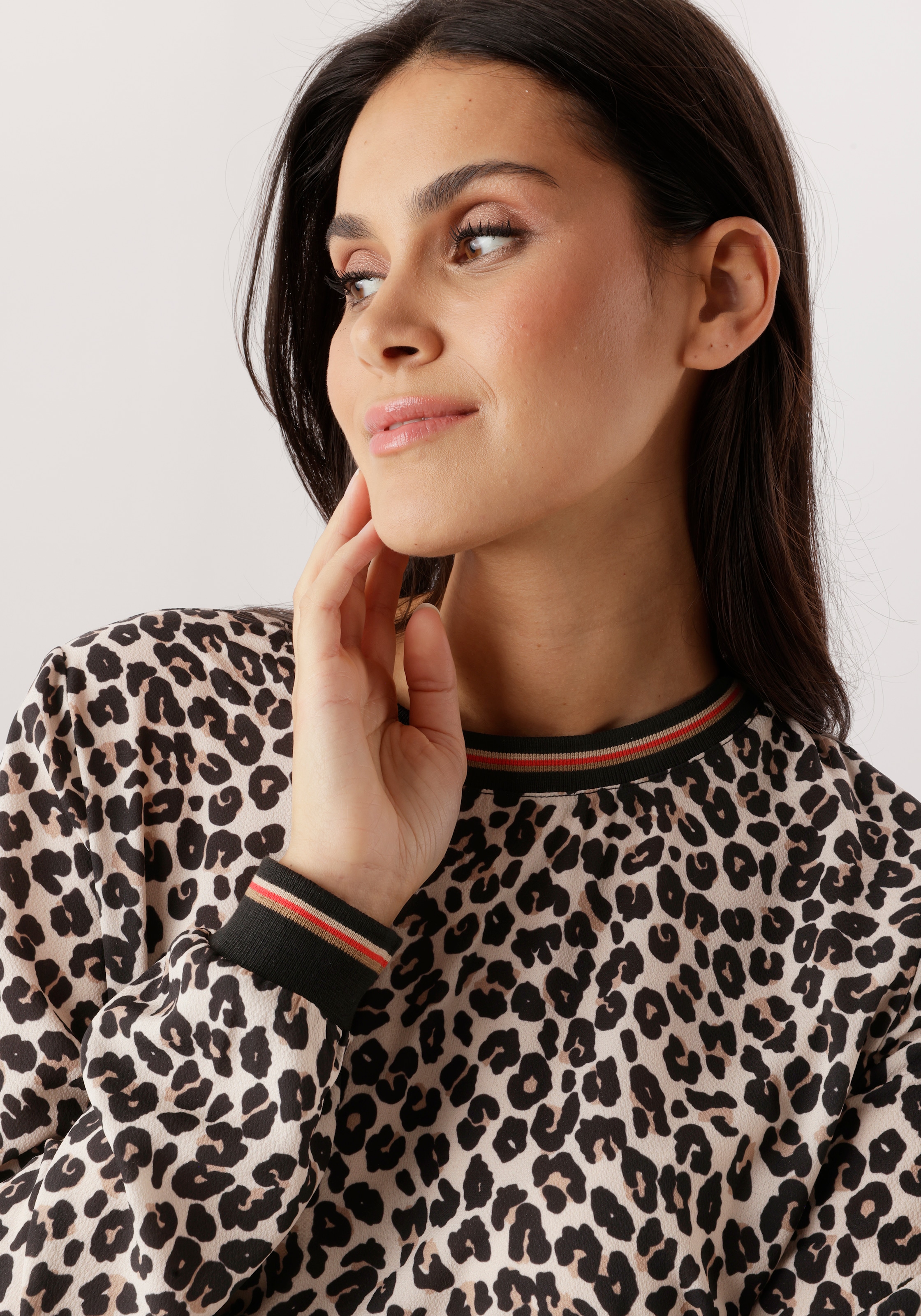 Aniston SELECTED Shirtbluse mit gestreiften Bündchen und Lepoarden-Print allover - NEUE KOLLEKTION