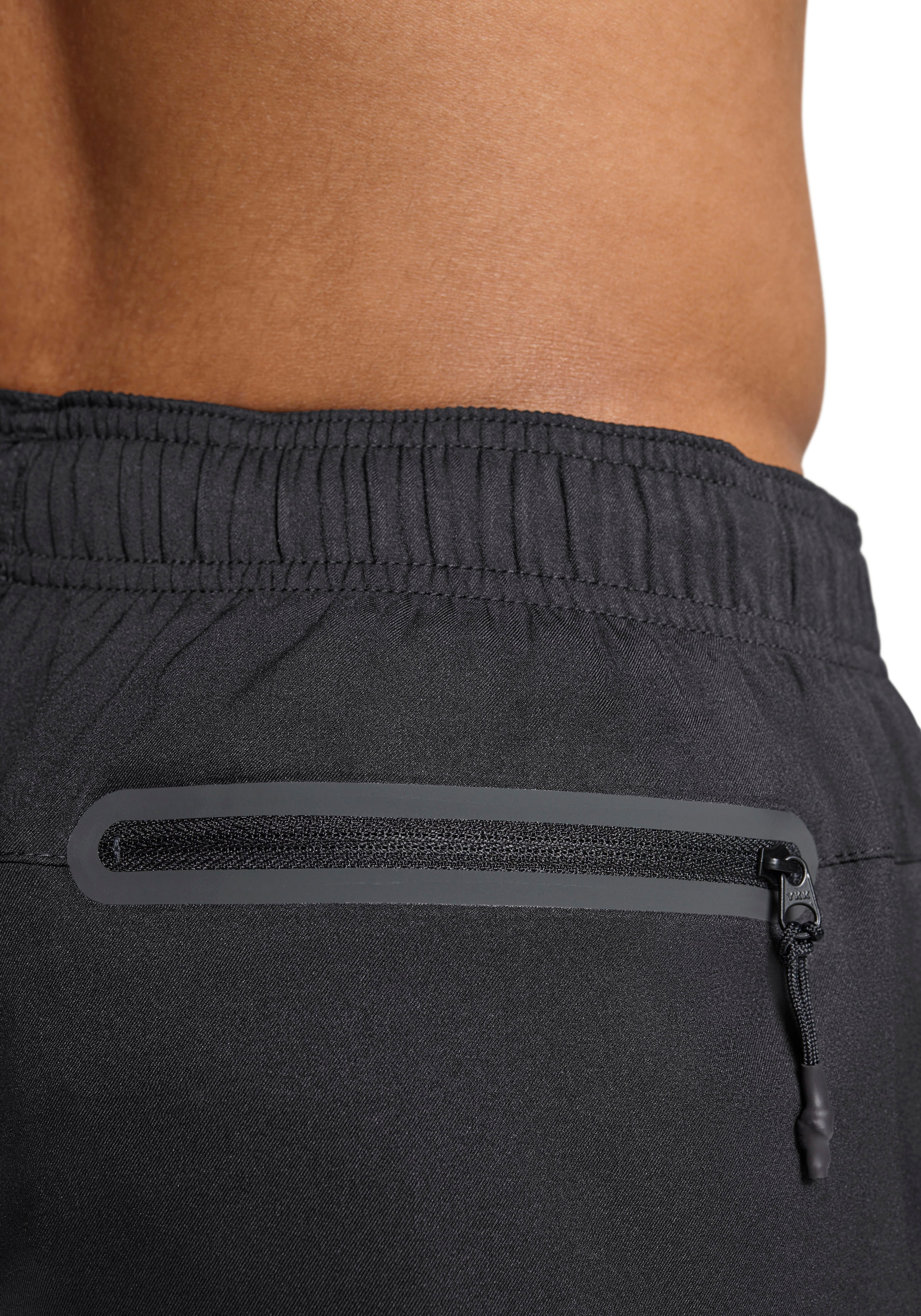 PUMA Badeshorts »PUMA SWIM MEN MID SHORTS 1P« High-Tech Reißverschluss an der Gesäßtasche, Seitentaschen