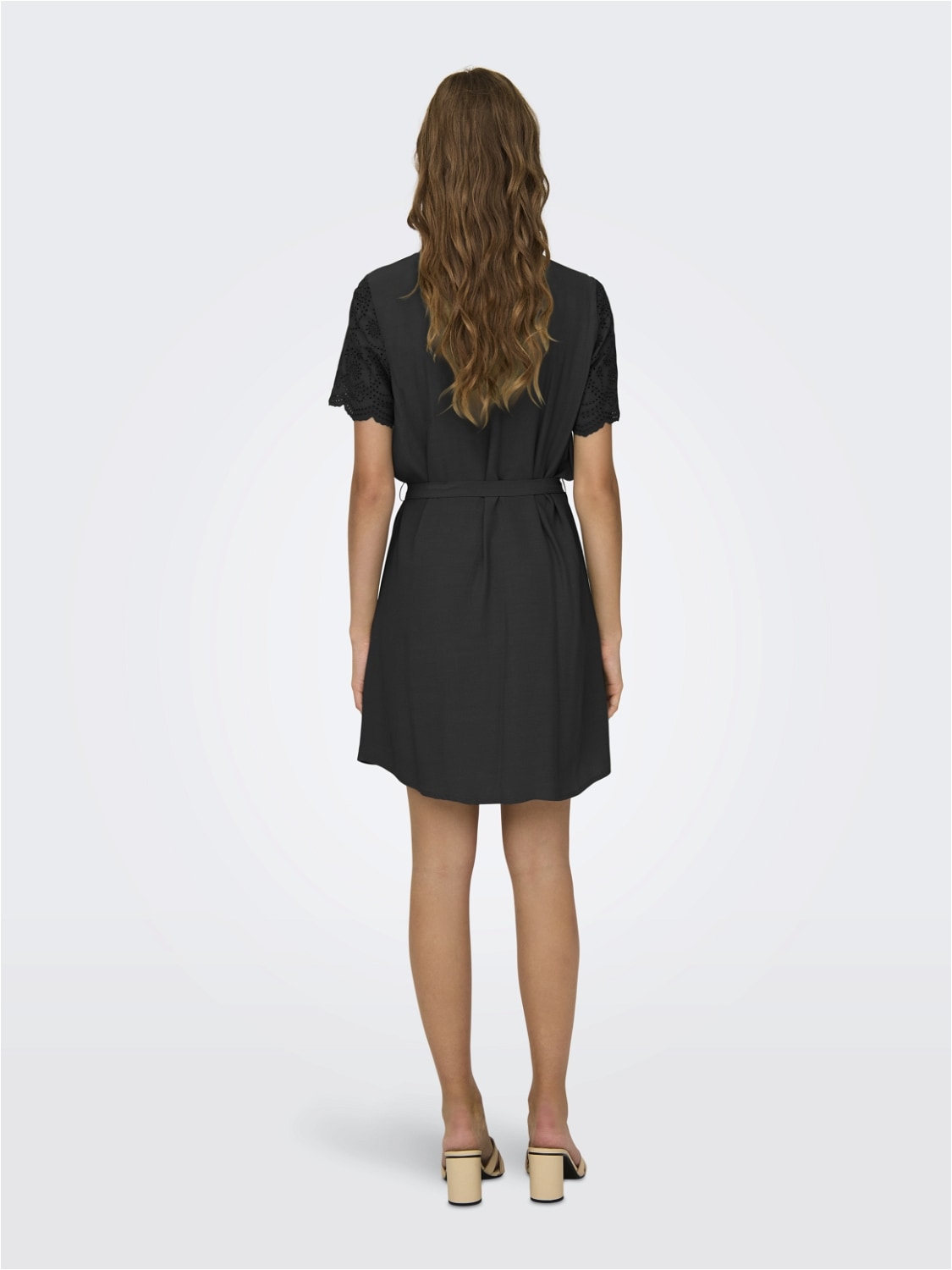 ONLY Minikleid »ONLJODIE ROU SS V-NECK DRESS WVN«