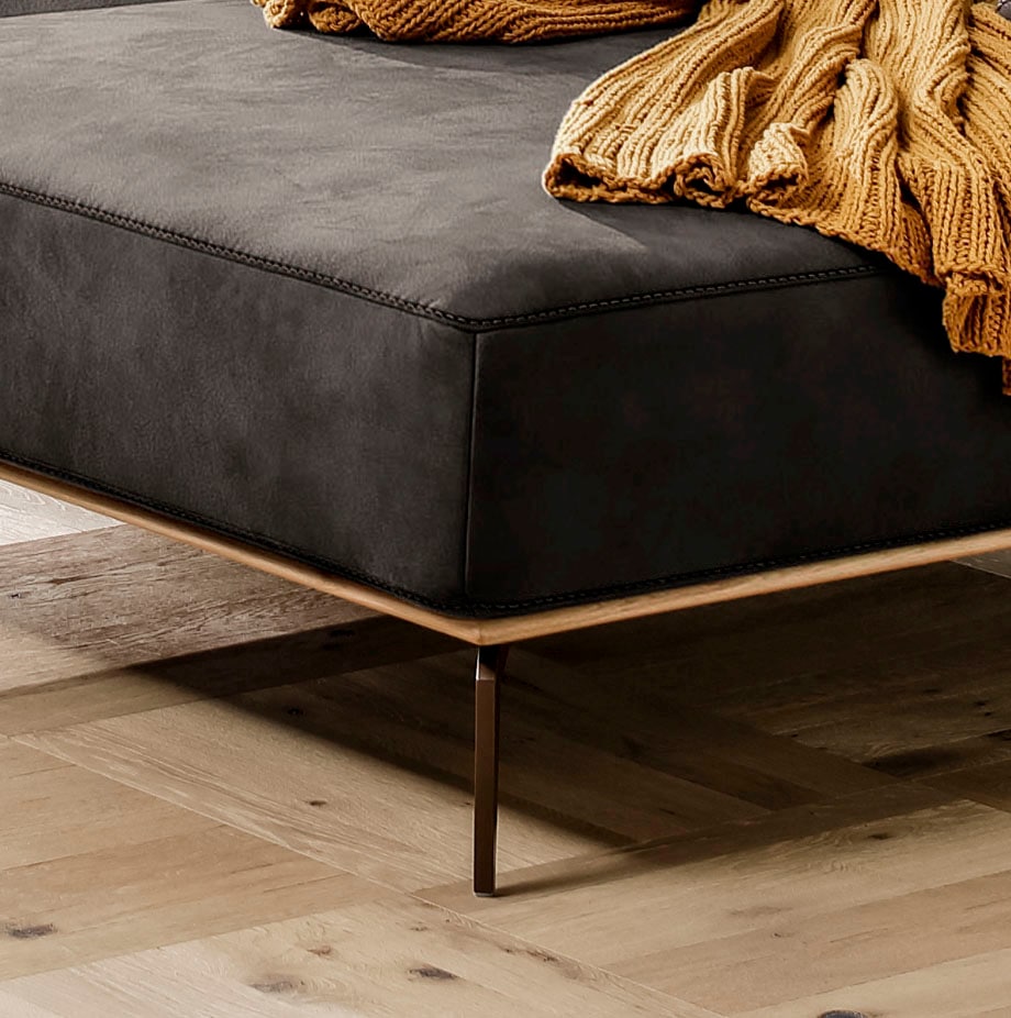 W.SCHILLIG Ecksofa »run, Designsofa mit tollem Sitzkomfort, bequem, L-Form« mit Holzsockel, Füße in Bronze pulverbeschichtet, Breite 279 cm