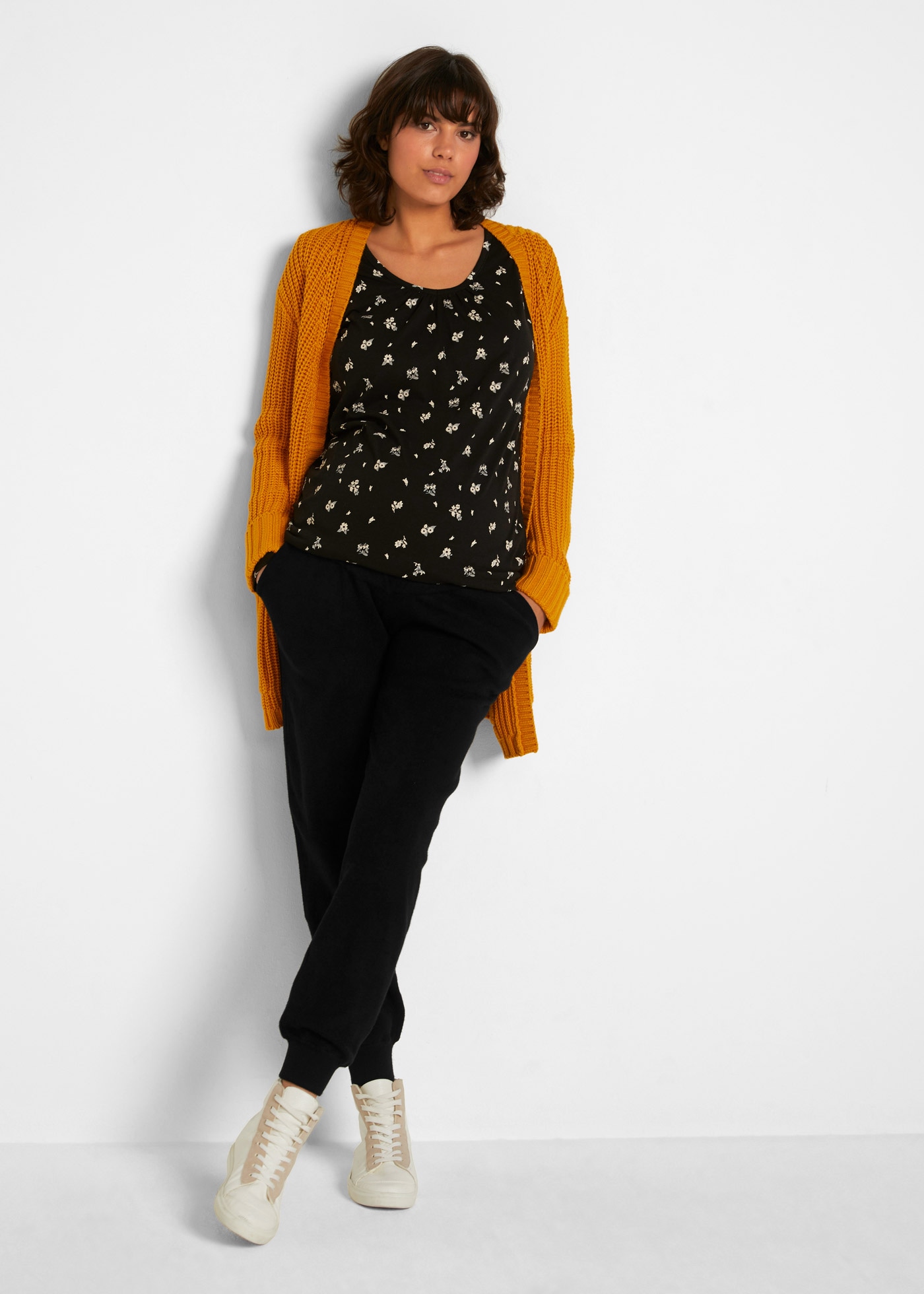 bonprix Umstandshose »Umstandshose aus weichem Strick«  aus weichem Strickmaterial, mit elastischen Rippbündchen am Saum