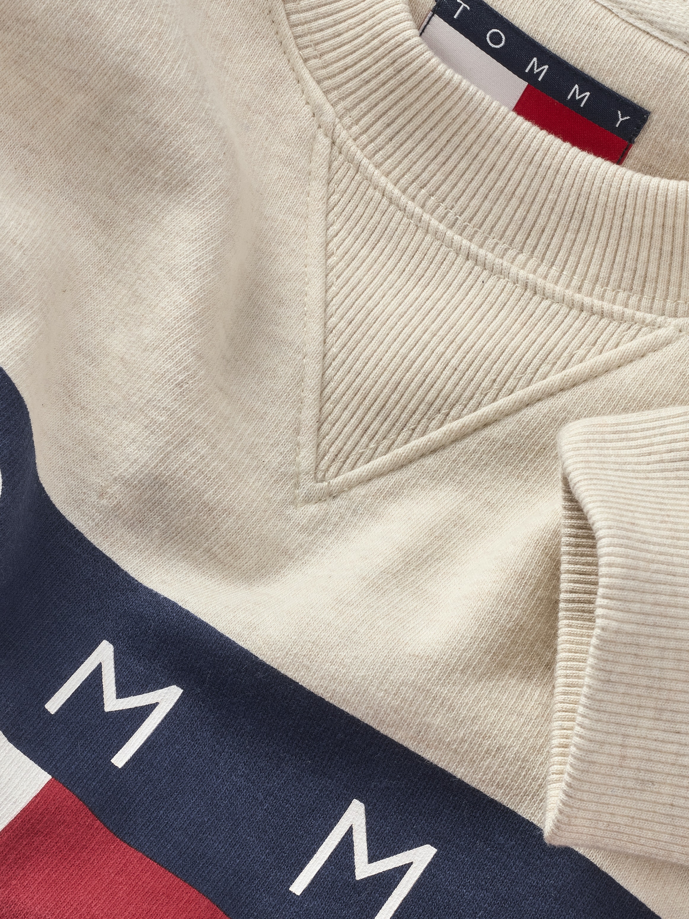 Tommy Jeans Sweatshirt »TJM MELANGE FLAG CREW«, mit großem Logo