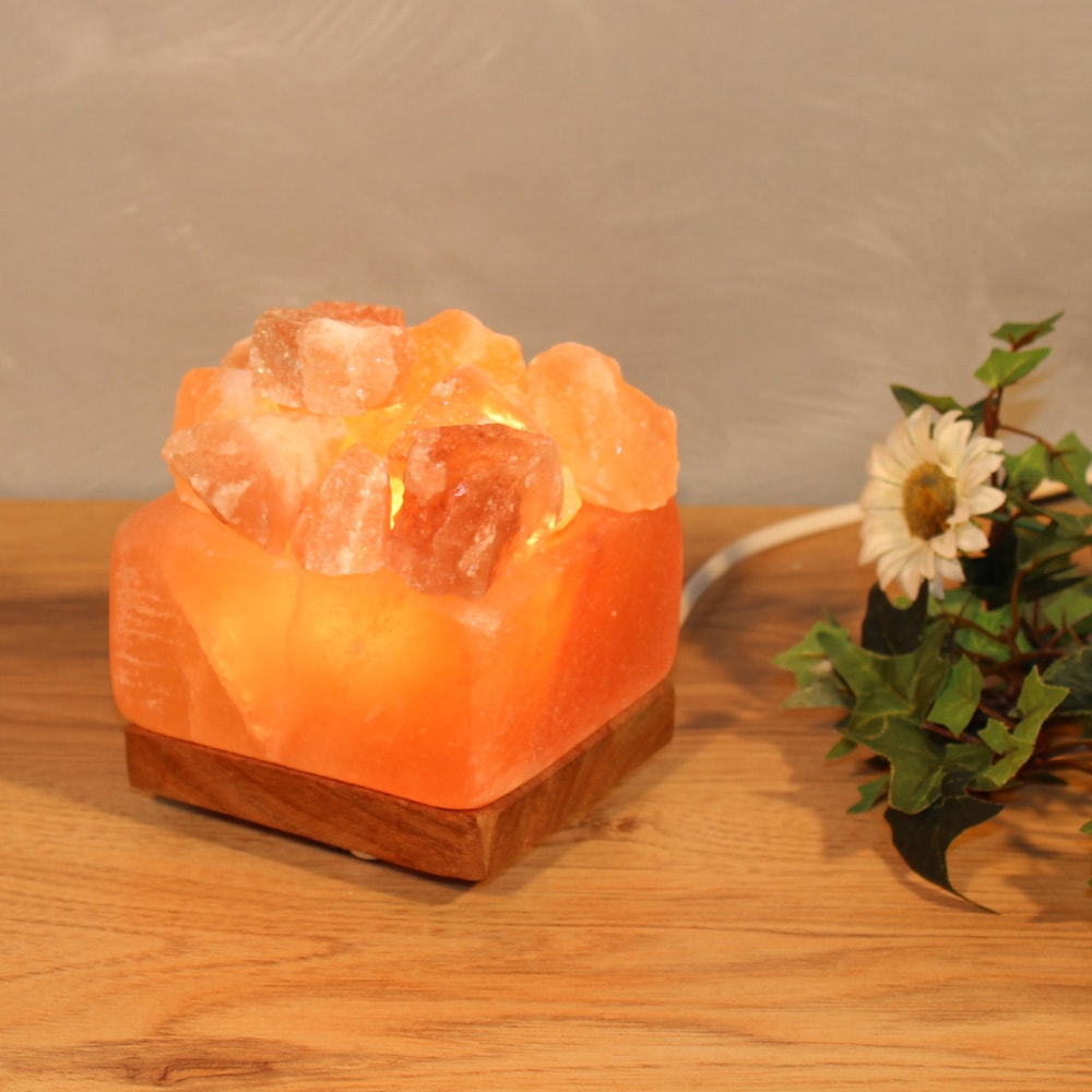 HIMALAYA SALT DREAMS Salzkristall-Tischlampe »Salzkristallschale«, Leuchtmittel E14 | Leuchtmittel wechselbar, Handgefertigt aus Salzkristall - jeder Stein ein Unikat, H: ca.10 cm