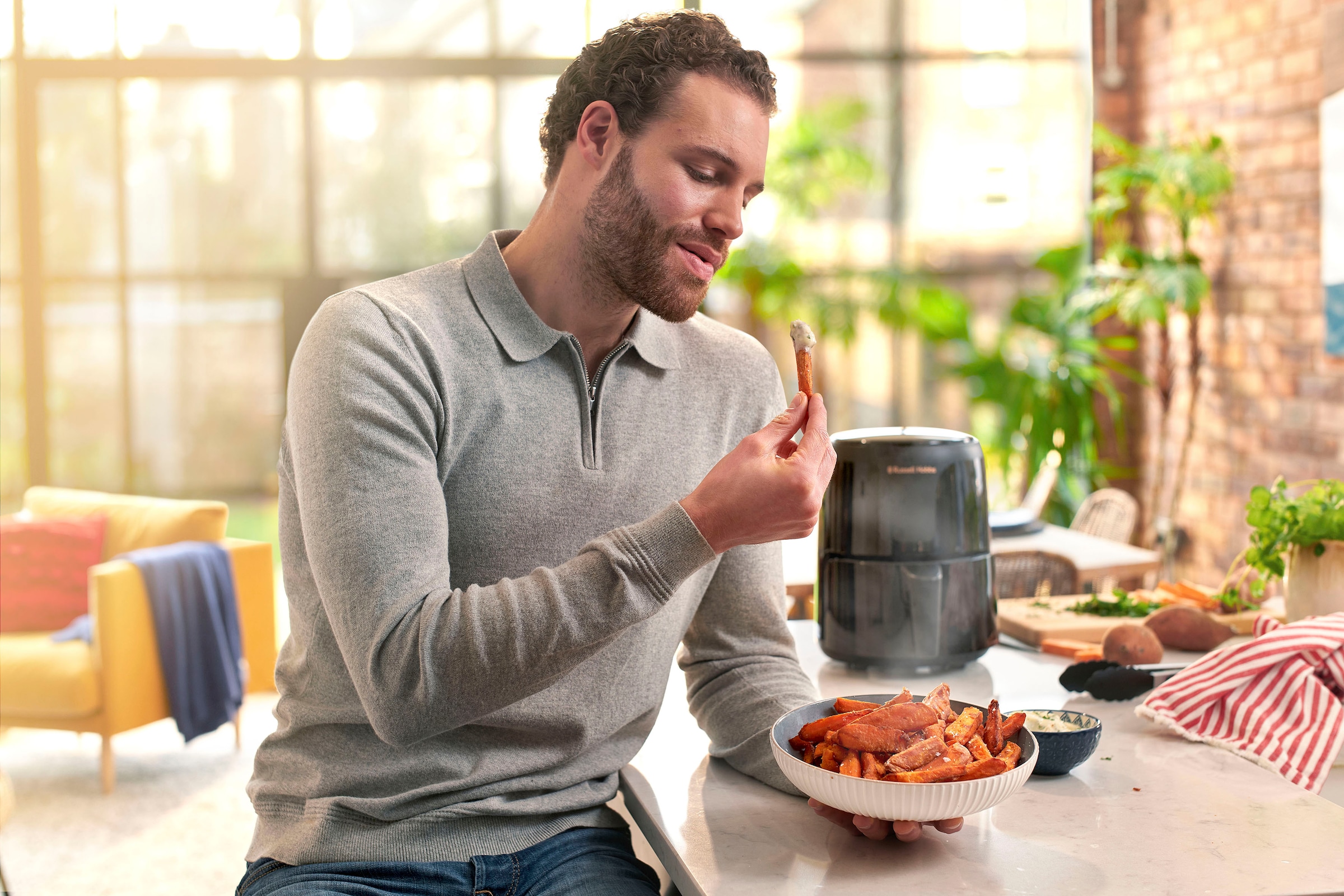 RUSSELL HOBBS Heißluftfritteuse »SatisFry Air 26500-56«, 1100 W, Fassungsvermögen 1,8 l, 1,8 l, Airfryer – wenig oder kein Öl erforderlich, 7 Funktionen