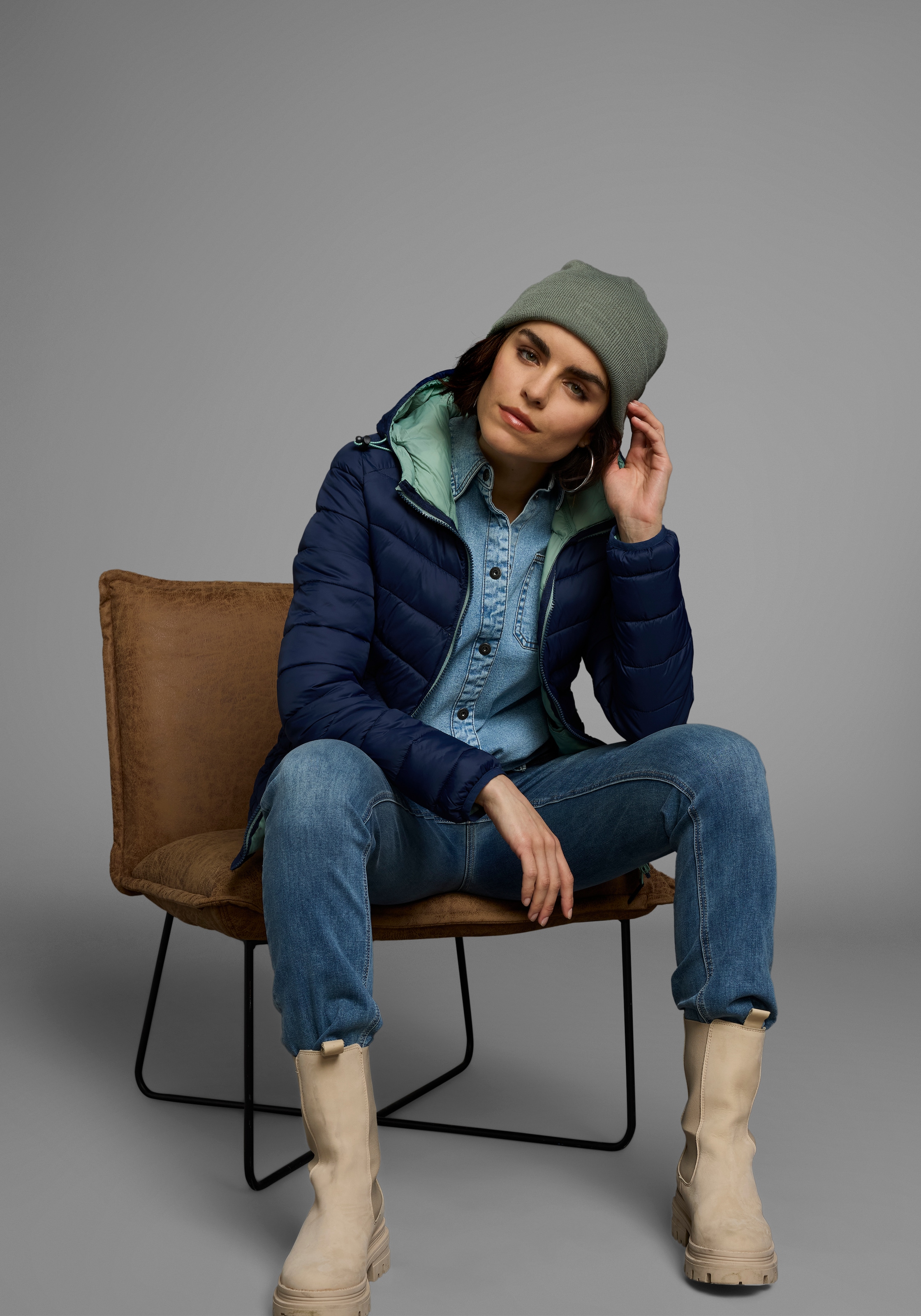 Polarino Steppjacke, mit Kapuze, Übergangsjacke für kühle Tage, aus leichtem Webmaterial