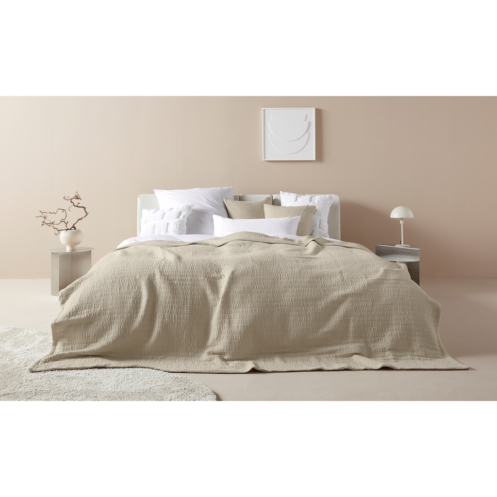 LeGer Home by Lena Gercke Tagesdecke »Maditha«, mit feiner Streifensteppung, hautfreundliche Stoffqualität, hergestellt aus 99% Baumwolle & 1% Polyester, Farbe: beige, hellgrau & anthrazit, unterstützt Cotton Made in Afrika