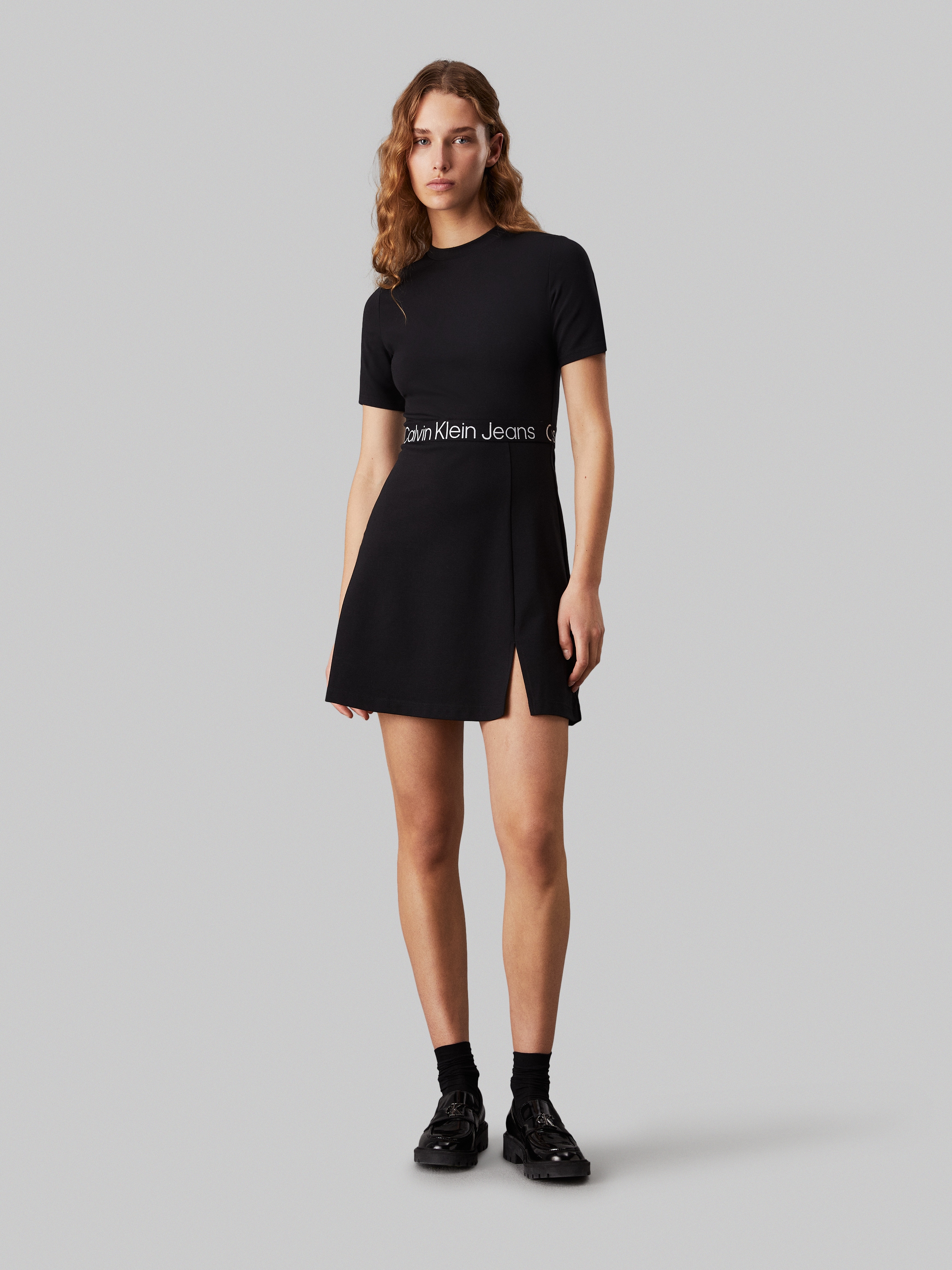 Calvin Klein Jeans Skaterkleid »TAPE MILANO SHORT SLEEVE DRESS«, mit Logoschriftzug