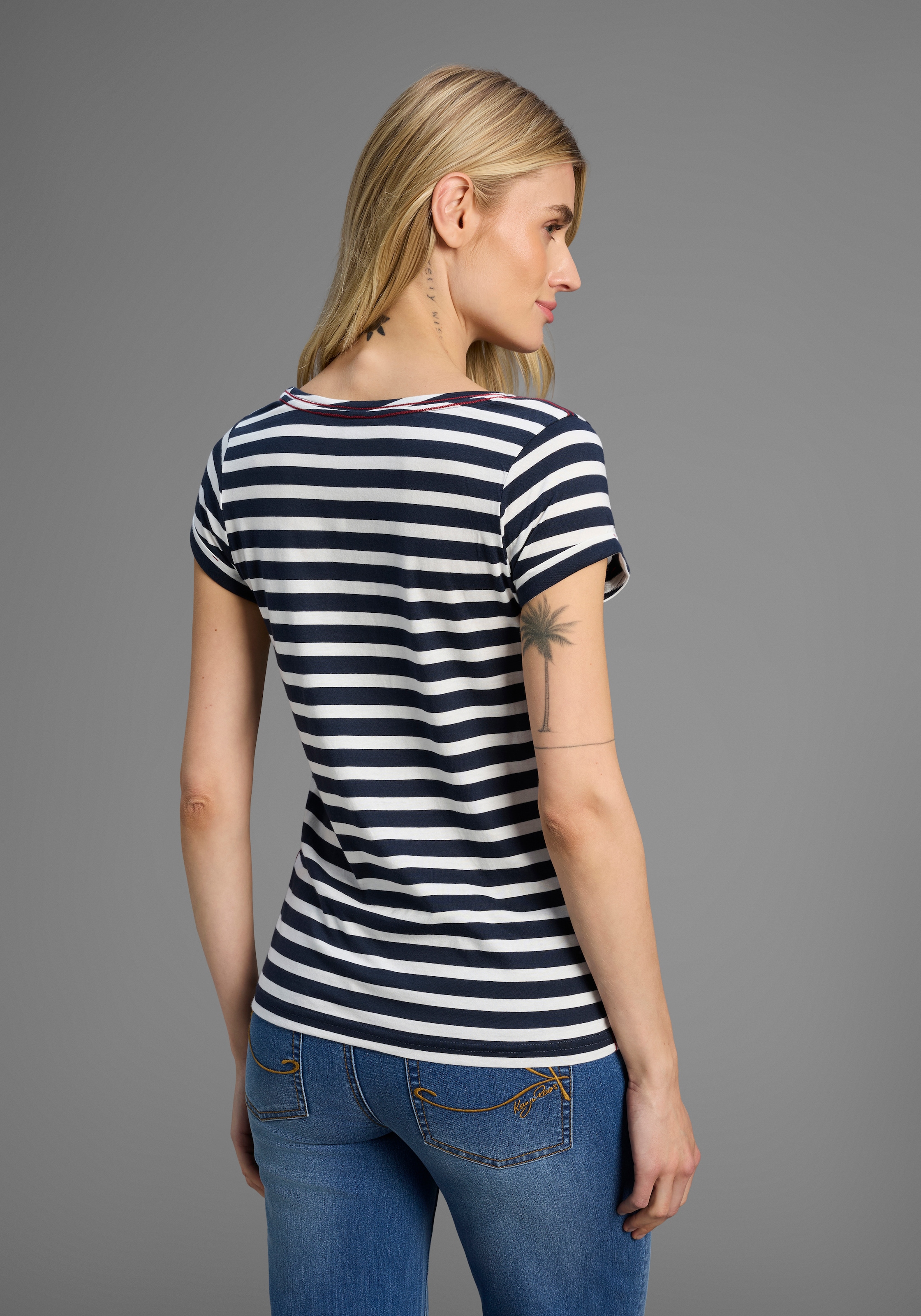 KangaROOS Print-Shirt Kurzarm,  figurbetonter Schnitt,  mit Metallic-Print