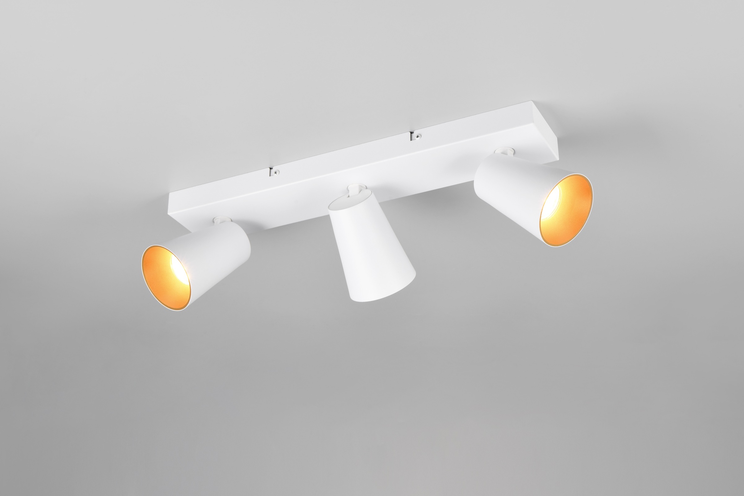 TRIO Leuchten Deckenstrahler »SHARP, Spot mehrflammig exkl GU10 max 10W schwenkbar & drehbar« GU10 1 Stk. warmweiß - kaltweiß Schirm innen gold, Strahler für Wandmontage + Deckenmontage