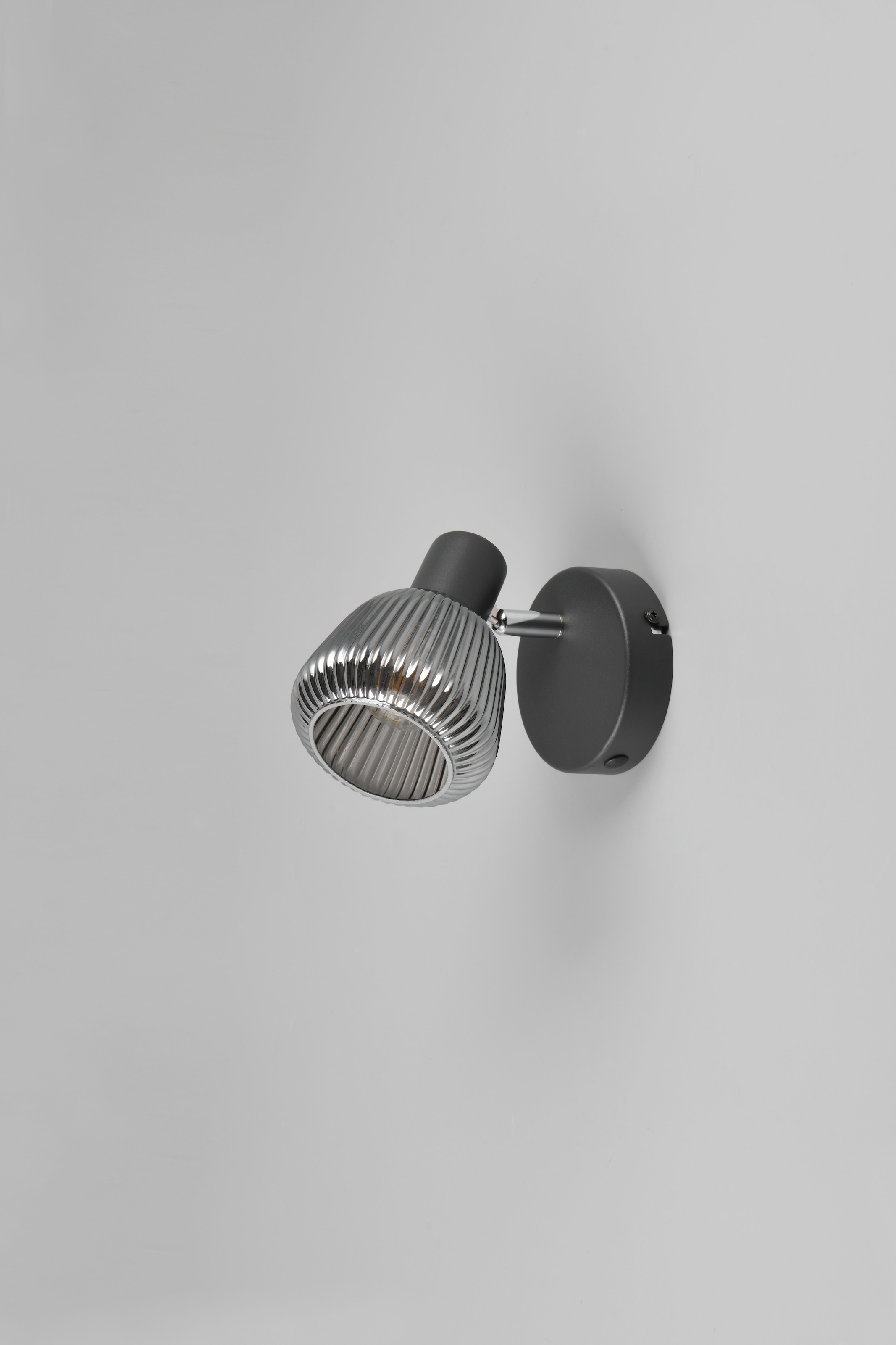 TRIO Leuchten Deckenstrahler »TARIFA, Spot 1-flammig, Deckenspot oder Wandspot, exkl 1xE14 max 10W« E14 1 Stk. warmweiß - kaltweiß E14 Spot mit Glasschirm in Riffeloptik Lichteffekte, Ø 10cm Höhe 17 cm