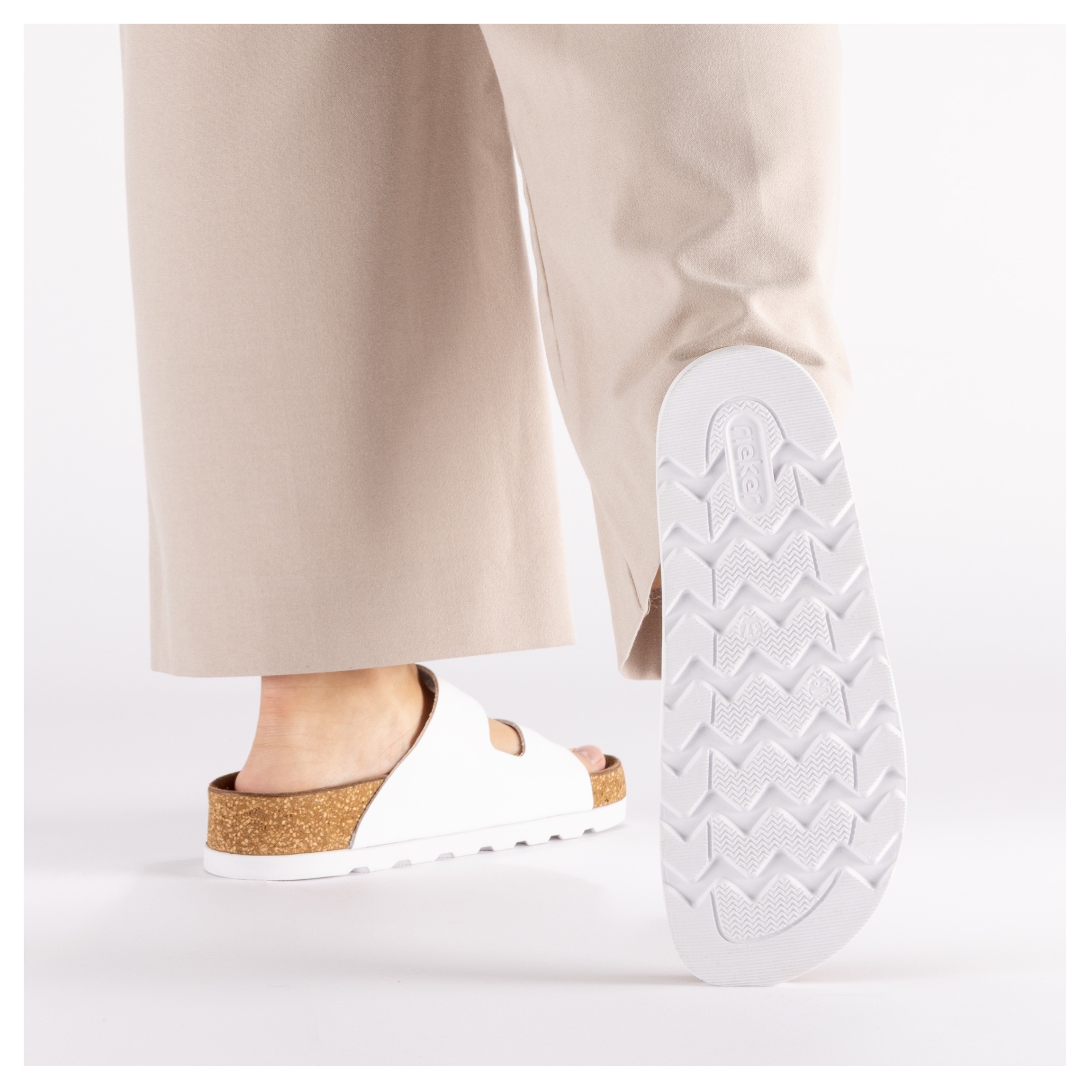 Rieker Pantolette  Hausschuh, Sommerschuh, Strandschuh, Zweischnaller mit Softfußbett