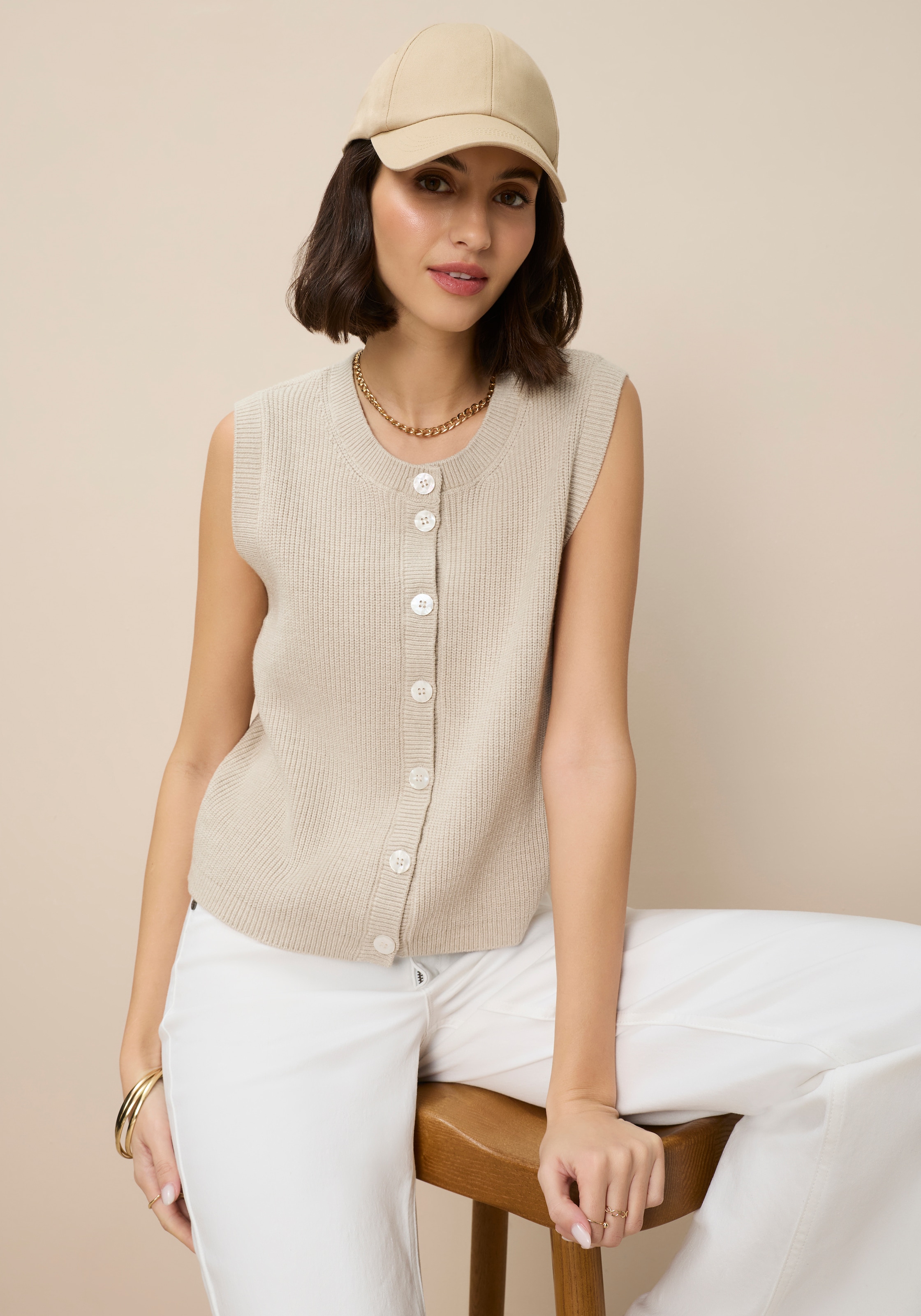 Tamaris Kurzarmpullover mit trendigem Schnitt und Knopfleiste