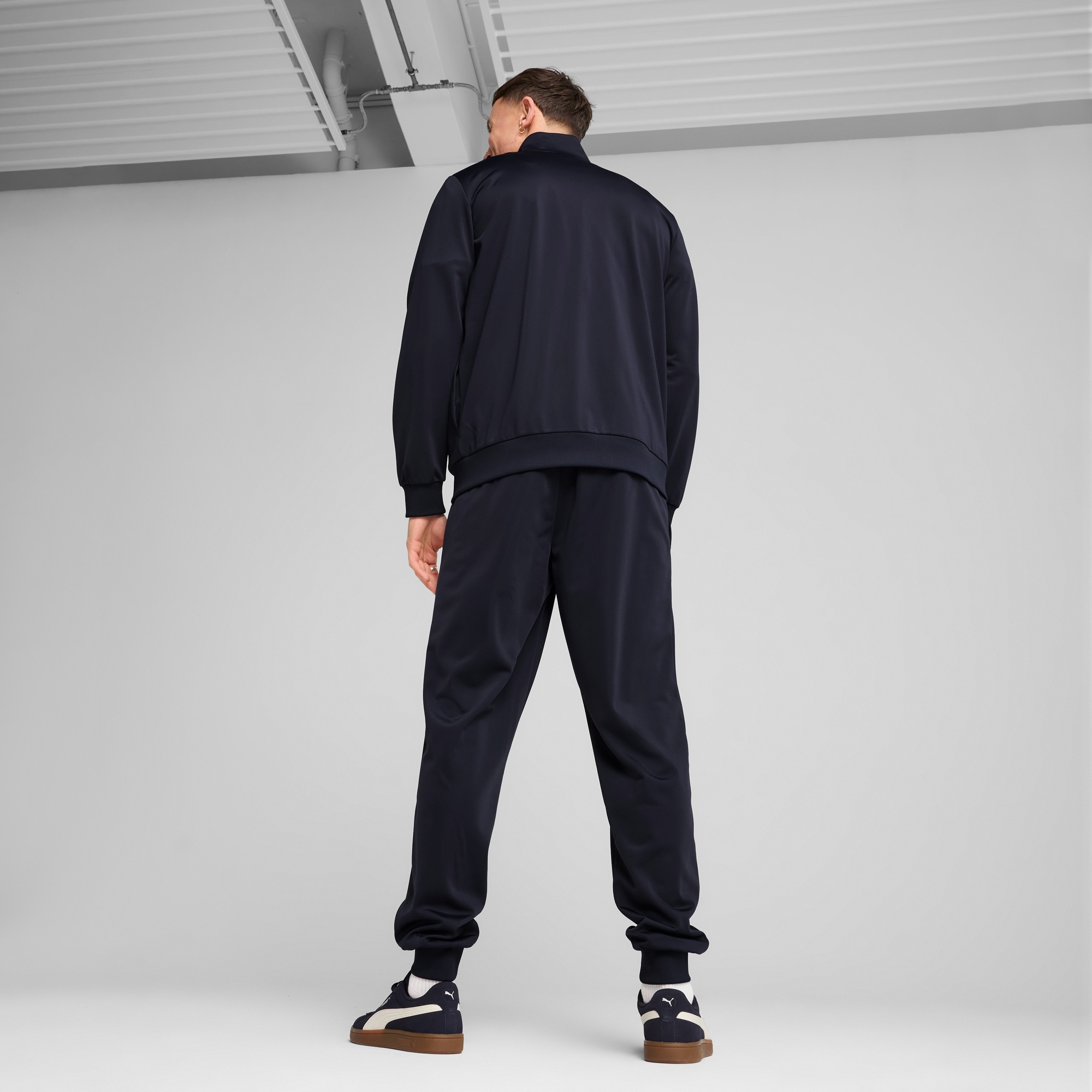 PUMA Trainingsanzug »ESS POLY SUIT CL«, (2 tlg.), Sportanzug im Casual Style