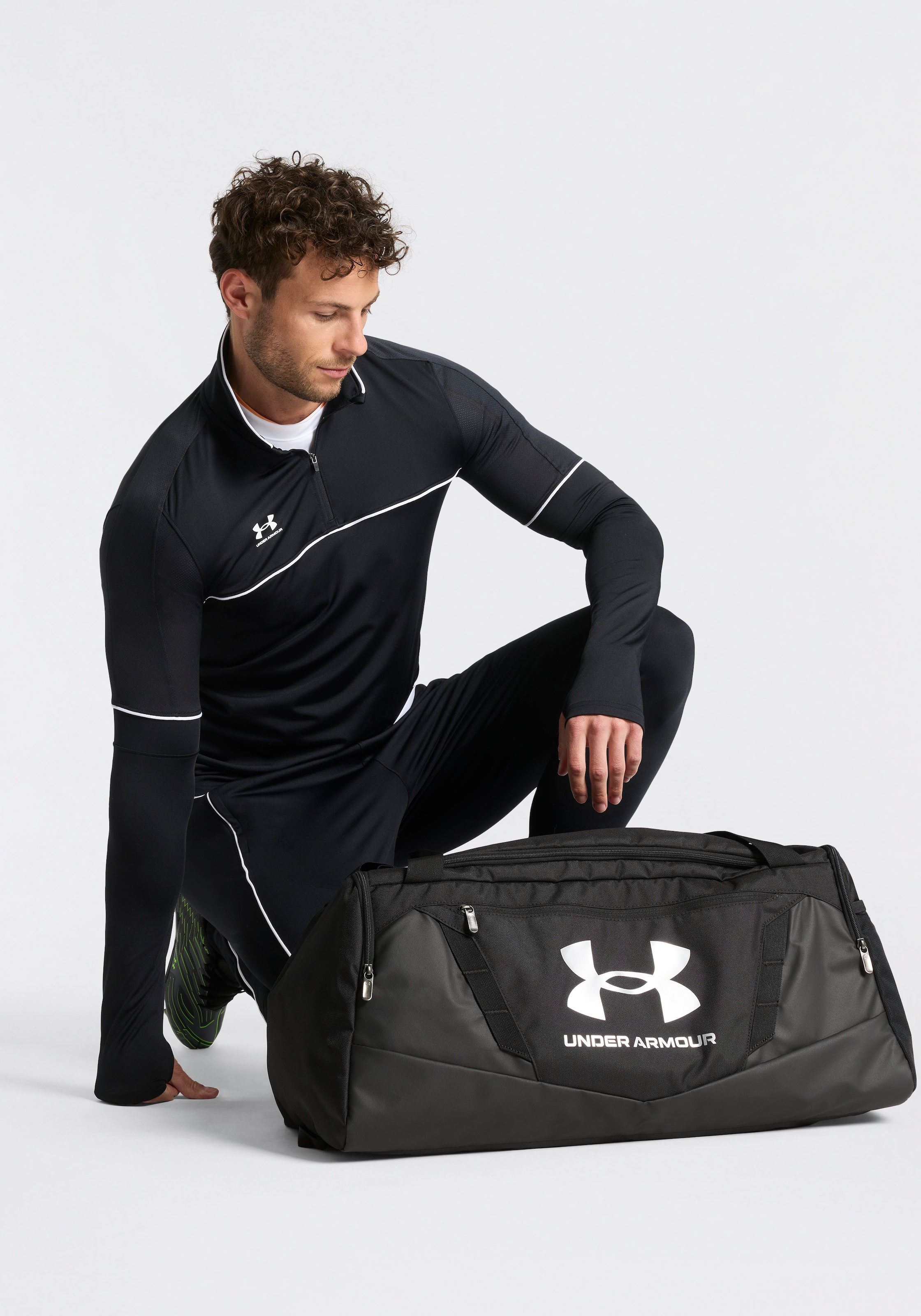 Under Armour® Trainingshose »UA M CHALLENGER TRAINING PNT«  für vielseitige Aktivitäten, aus elastischem Materialmix