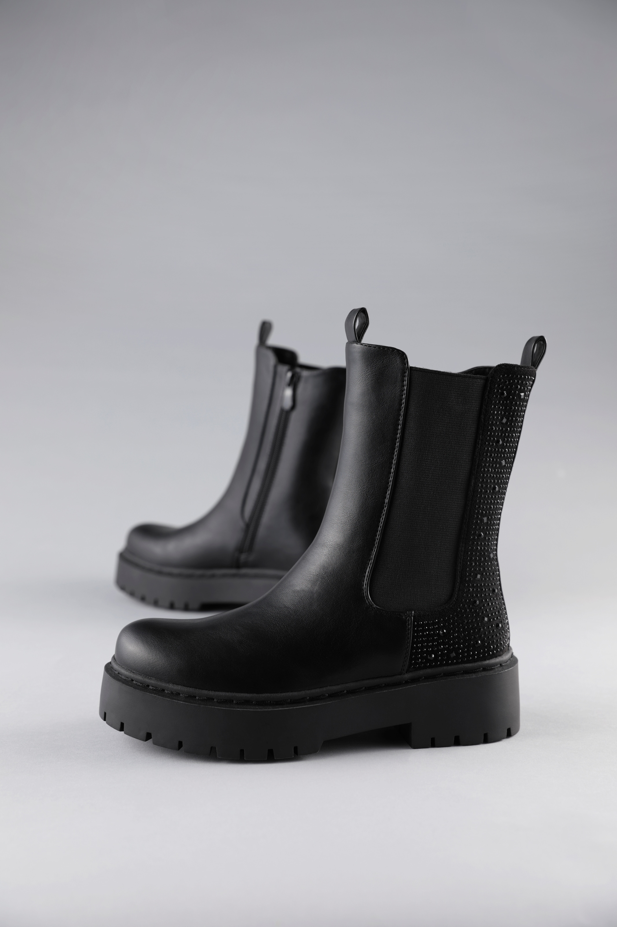 Aniston SHOES Chelseaboots, Schlupfboots, Plateaustiefelette, mit Glitzersteine - NEUE KOLLEKTION