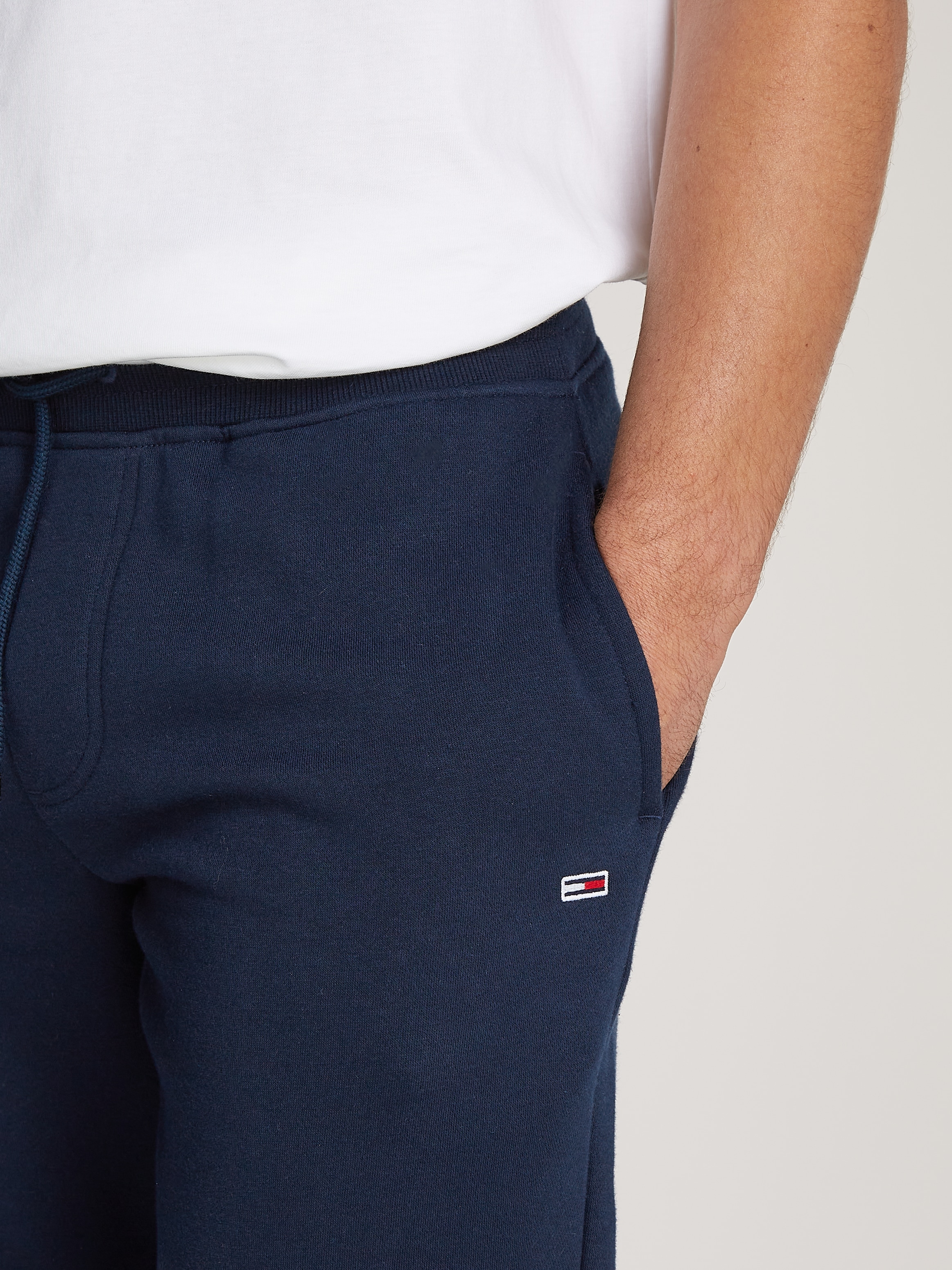 Tommy Jeans Plus Sweathose »TJM SLIM S FLAG SWEATPANT EXT«, Mit elastischem Bund