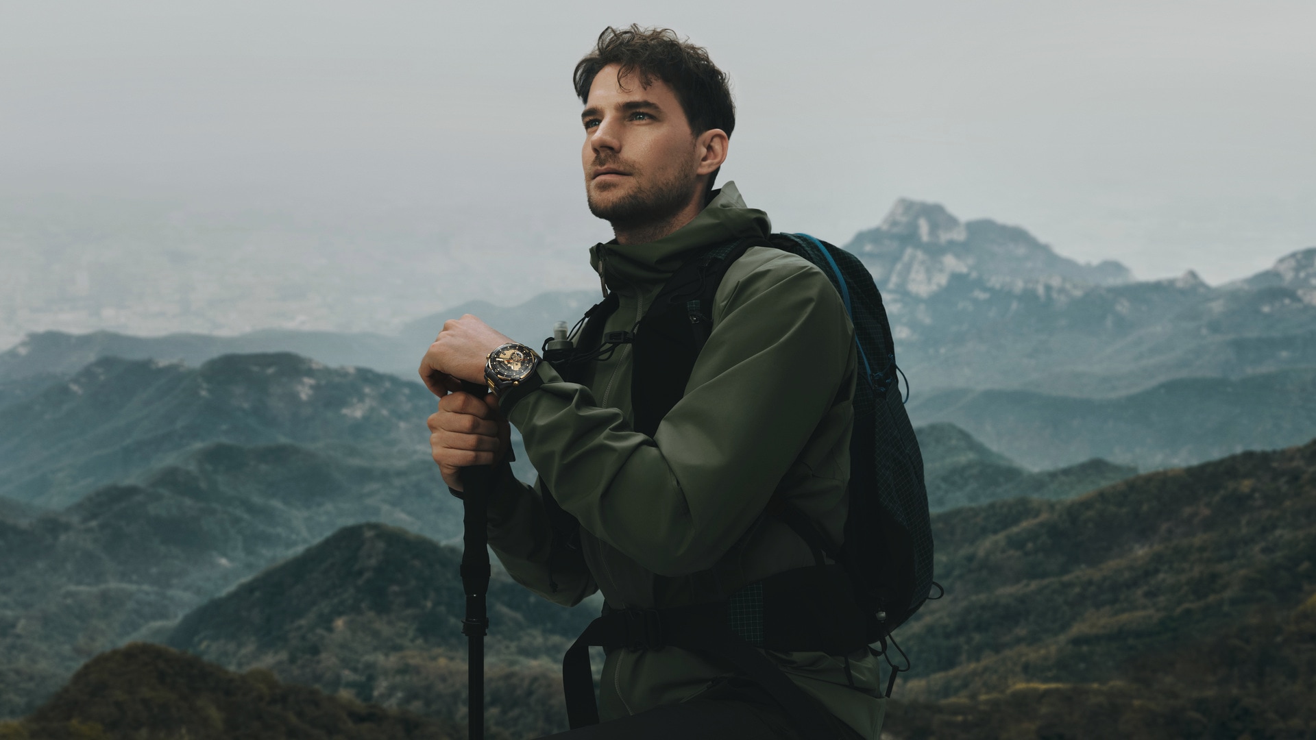 Huawei Smartwatch »WATCH ULTIMATE GOLD«, (3,81 cm / 1,5 Zoll), goldgefasste Keramiklünette, goldenes Armband aus Titanlegierung)