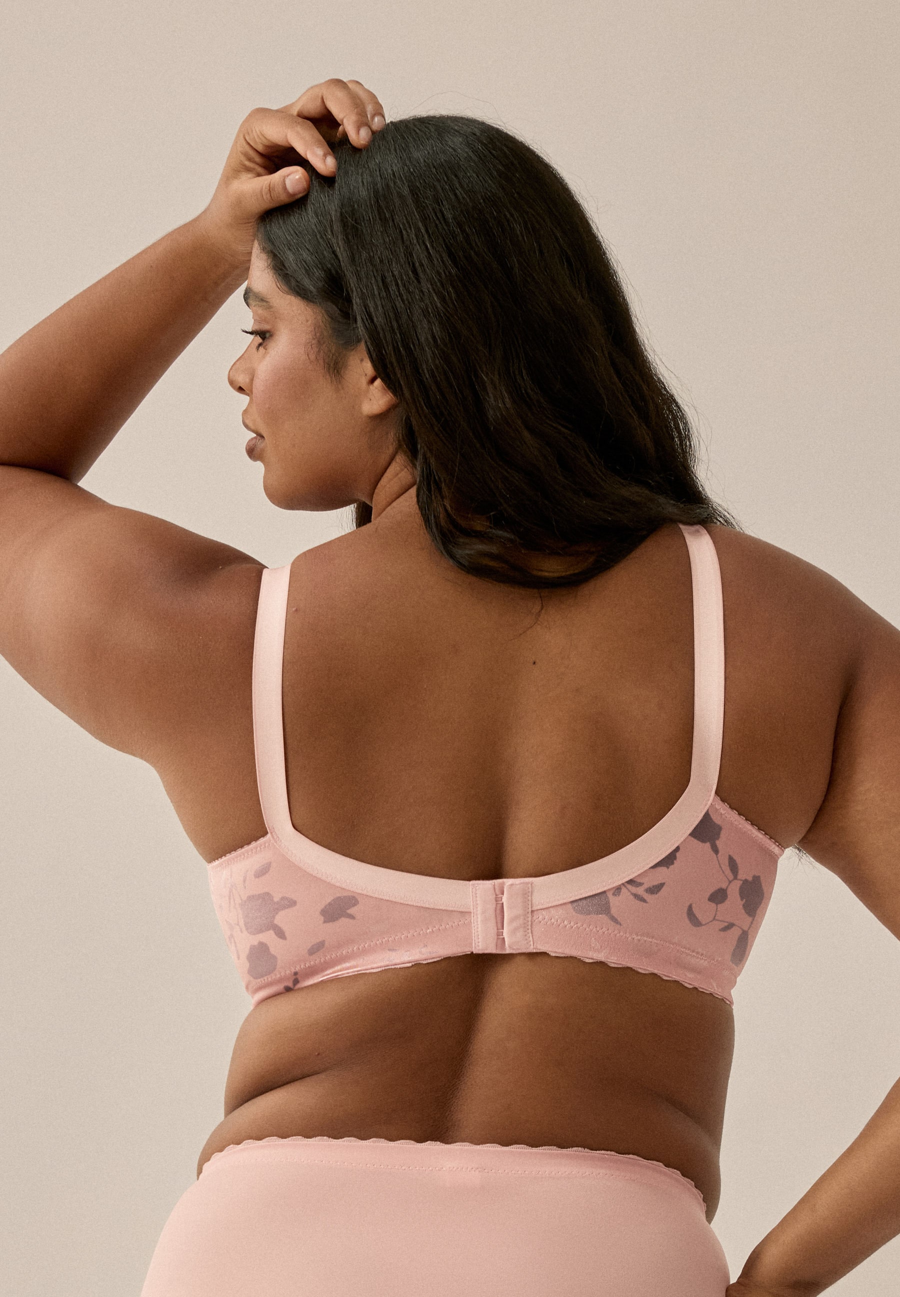 Naturana Minimizer-BH »Minimizer« 1 Shaping-Effekt, breite Träger, feminin, bügellos, Satin, Blumenmuster