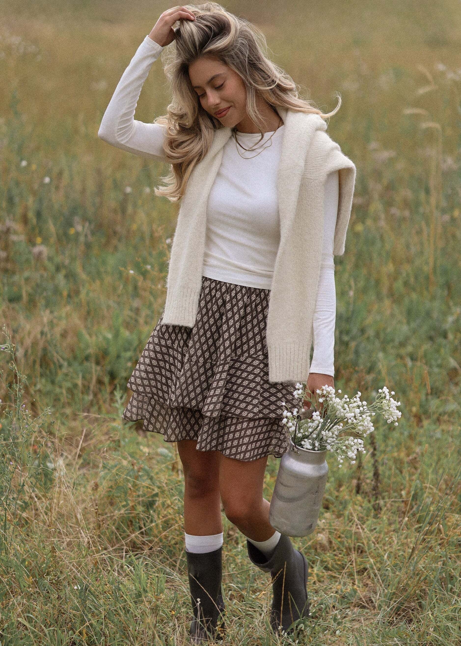 SASSYCLASSY Volantrock »Kurzer, karierter Volant Rock« Elastischer High Waist Stufenrock mit geometrischem Muster Beige