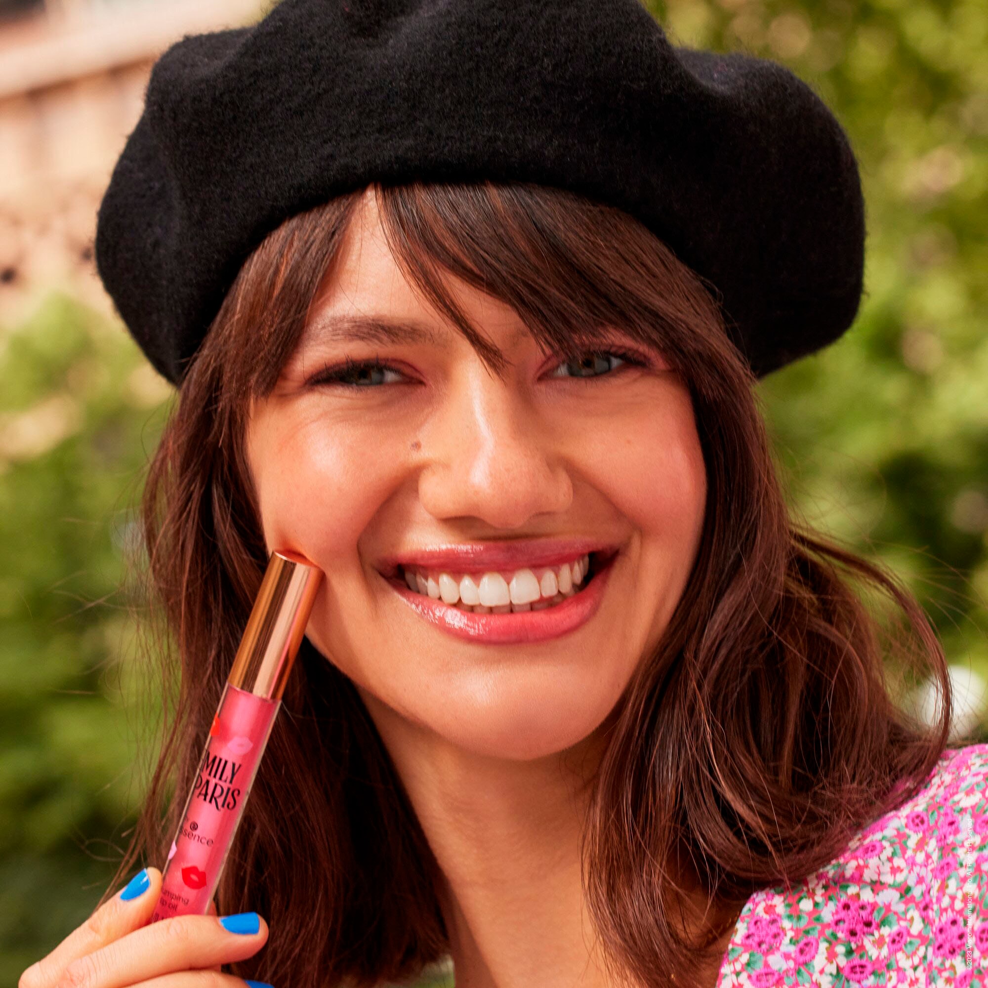 Essence Lipgloss »EMILY IN PARIS by essence plumping lip oil« online bei  UNIVERSAL