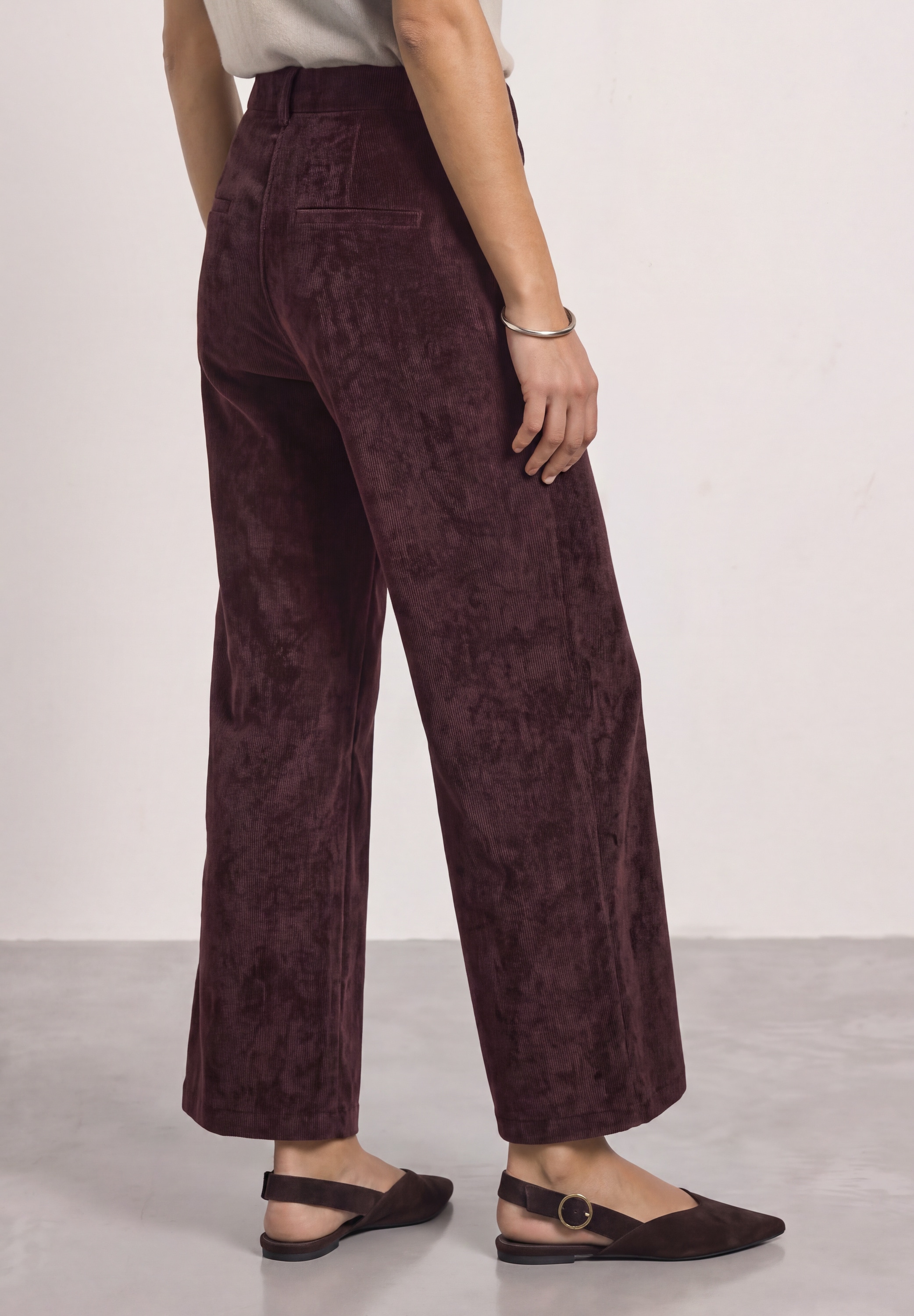STREET ONE Cordhose »Style Amalia«  Streight Leg mit Zierknöpfen