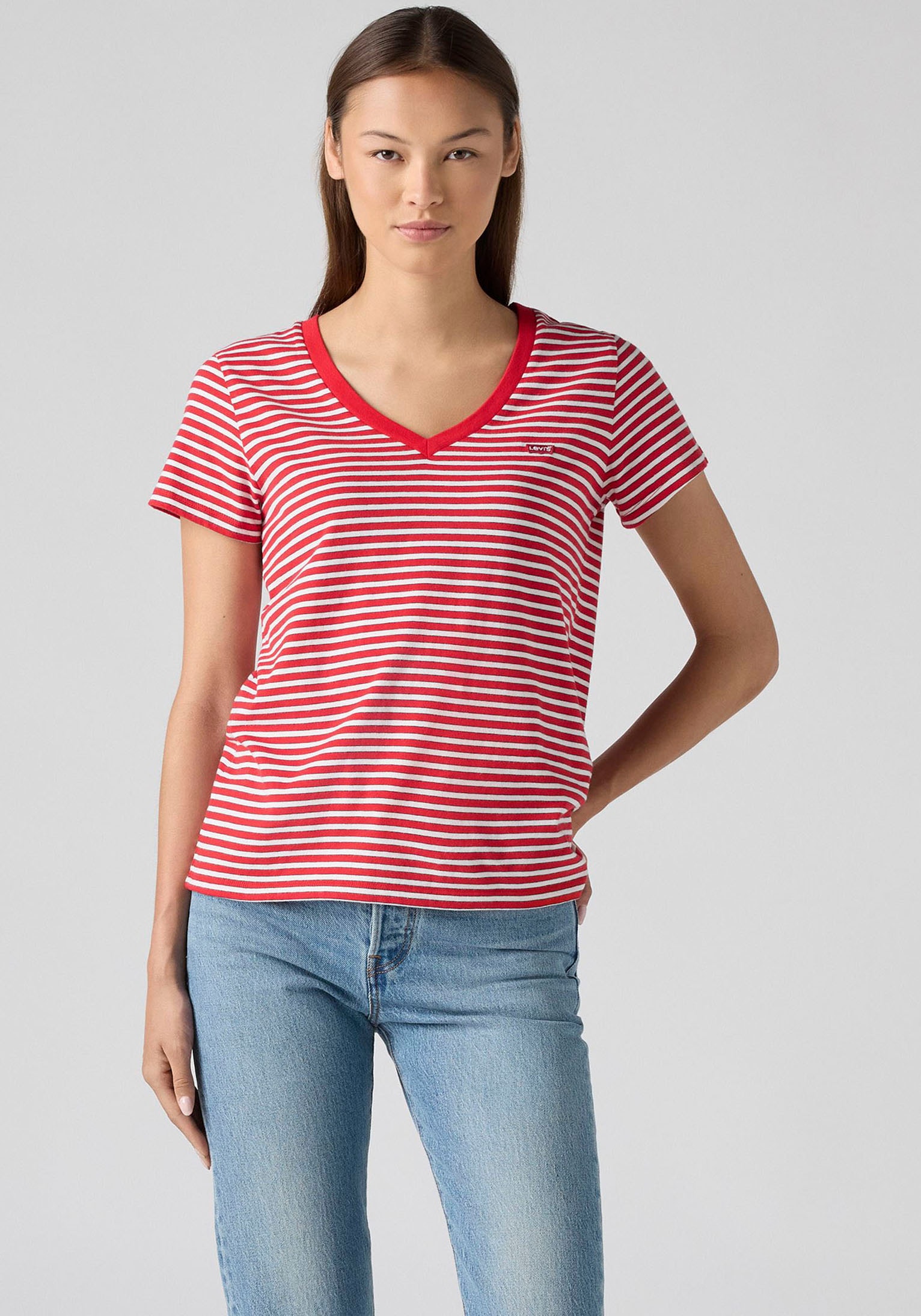 Levi's® T-Shirt »The perfect Tee«, mit kleiner Logo-Stickerei