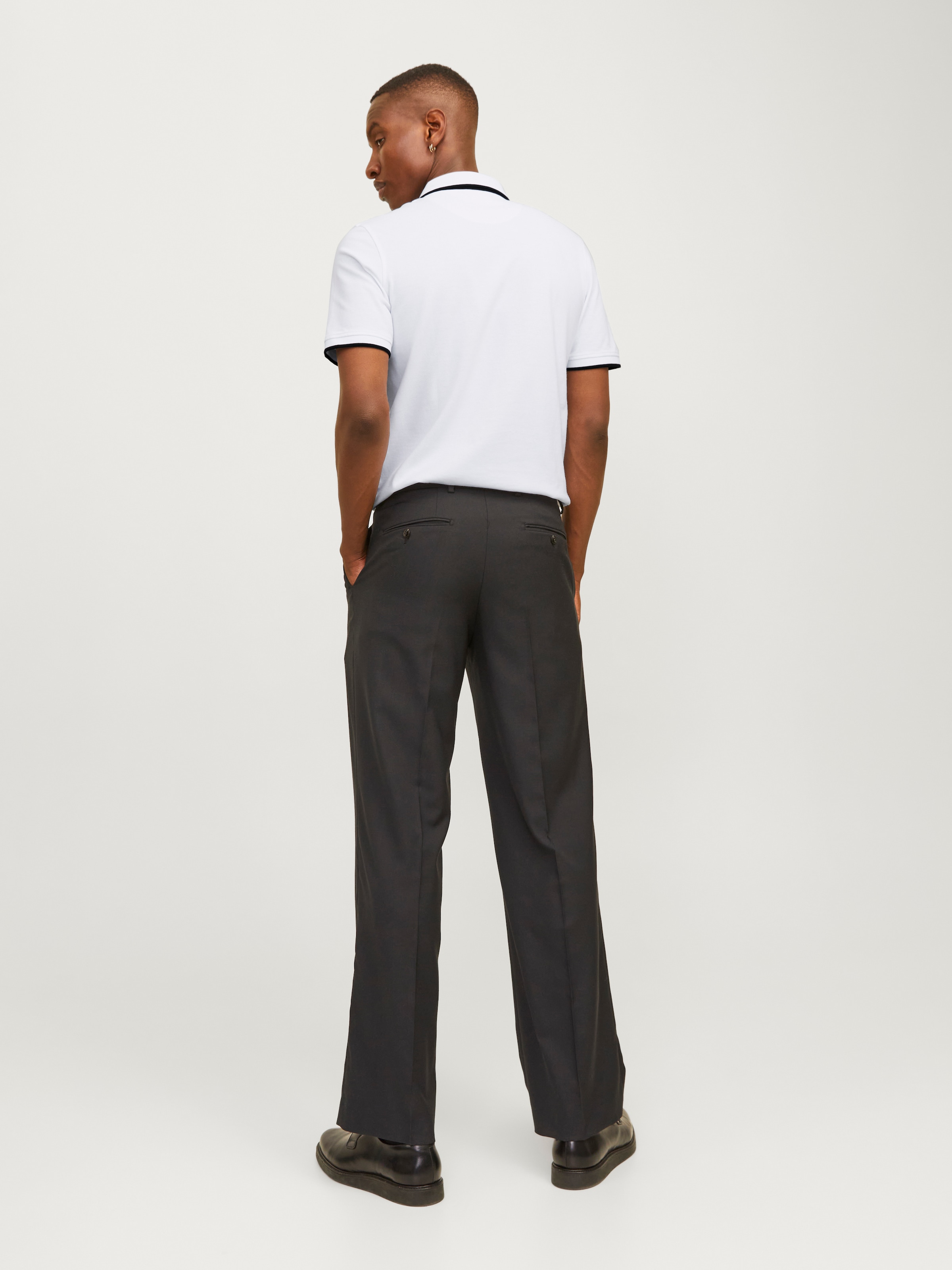 Jack & Jones Poloshirt »JJEPAULOS  Poloshirt mit klassischem Kragen und figurbetonter Form« Logostickerei, modisch, schmal, Baumwolle, Polokragen