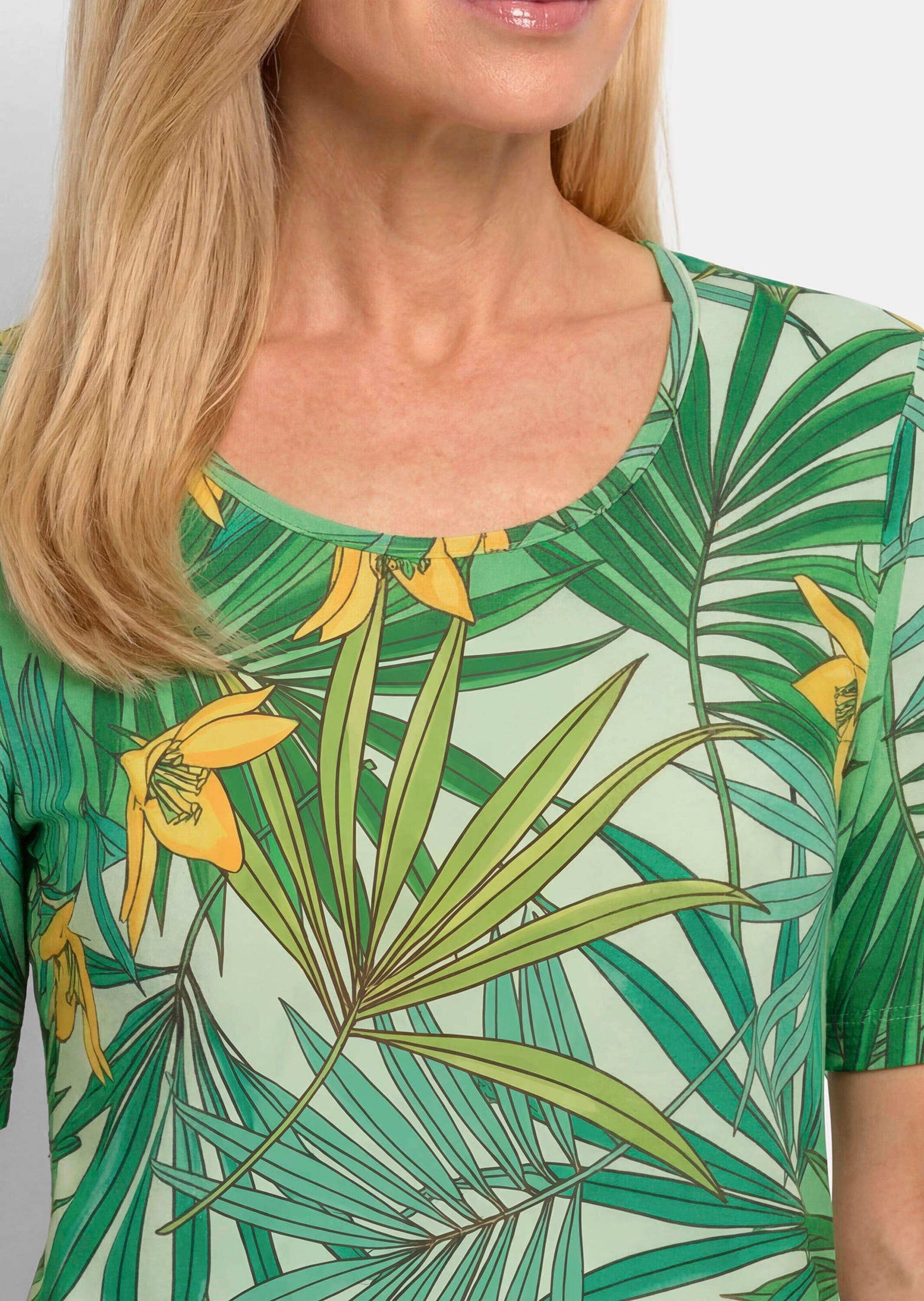 GOLDNER Kurzarmshirt »Kurzgröße Wohlfühlshirt mit tropischem Dessin« stretchbequemer Viskosejersey