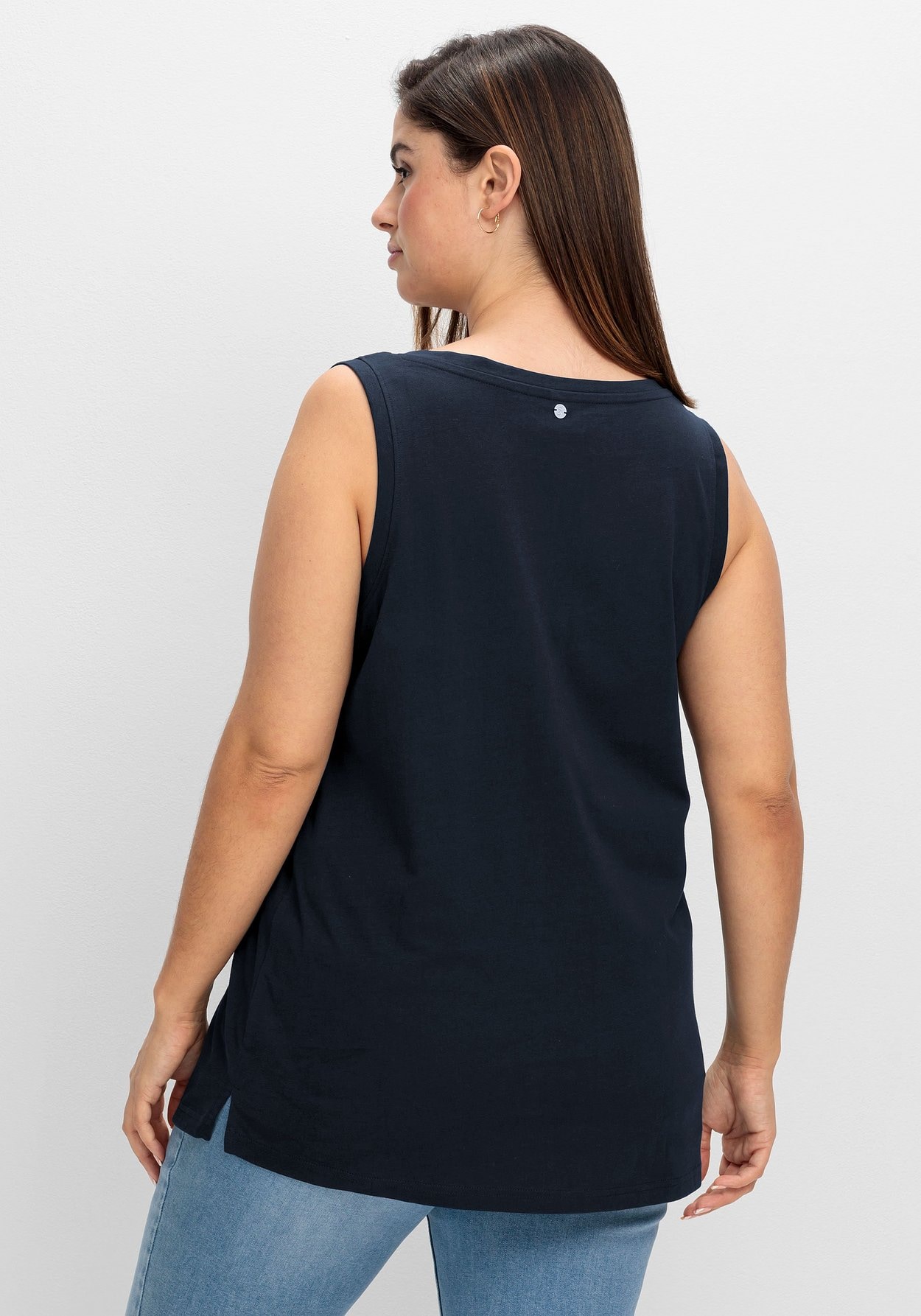 Sheego Tanktop »Tanktop mit V-Ausschnitt und Zierknopfleiste«