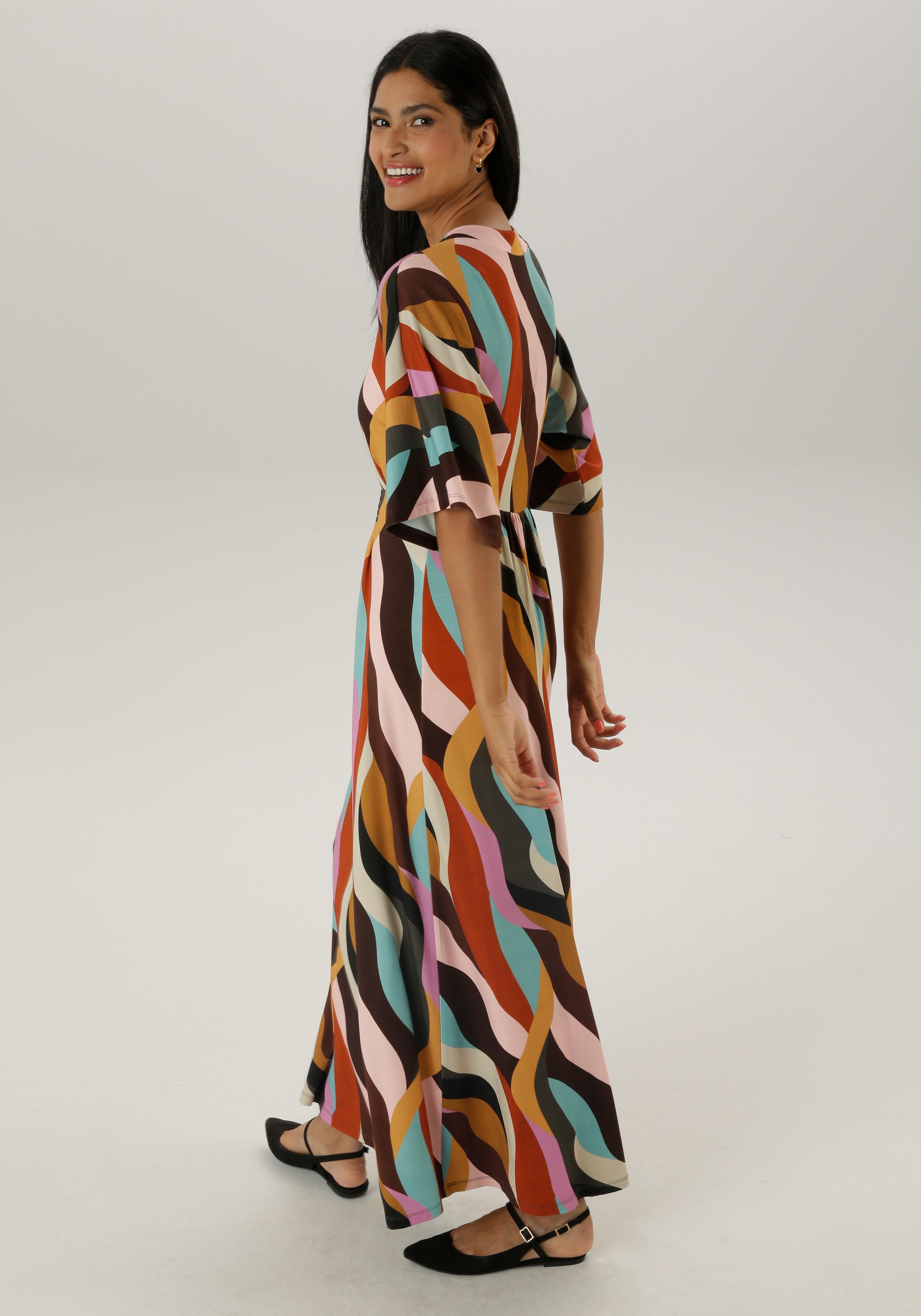 Aniston SELECTED Maxikleid, mit weiten, 3/4-langen Ärmeln