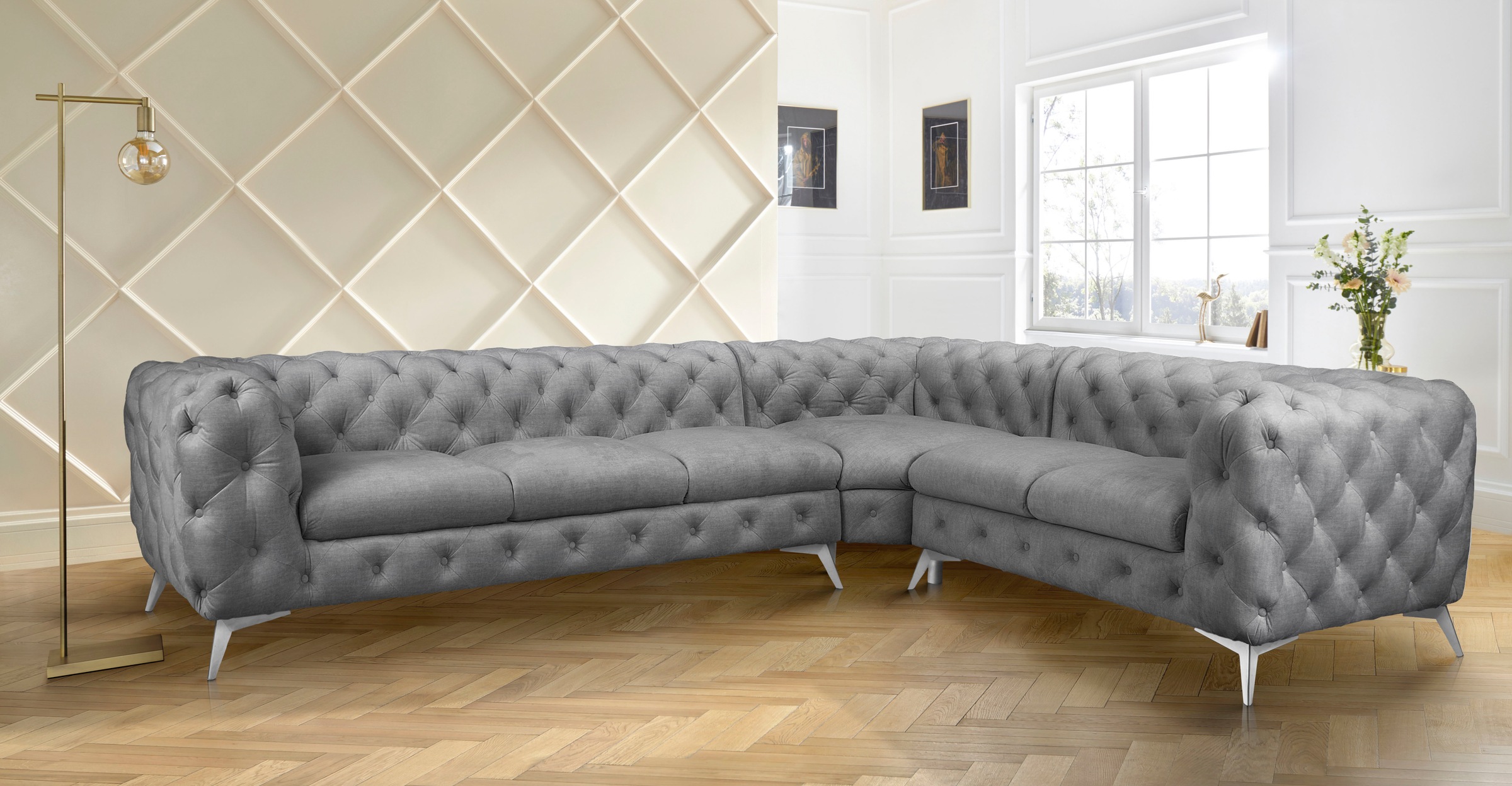 Leonique Chesterfield-Sofa »Ecksofa GLYNIS L-Form mit Wellenunterfederung, Maße B/T/H 323/264/75cm«, aufwändige Knopfheftung, moderne Chesterfield Optik, Fußfarbe wählbar