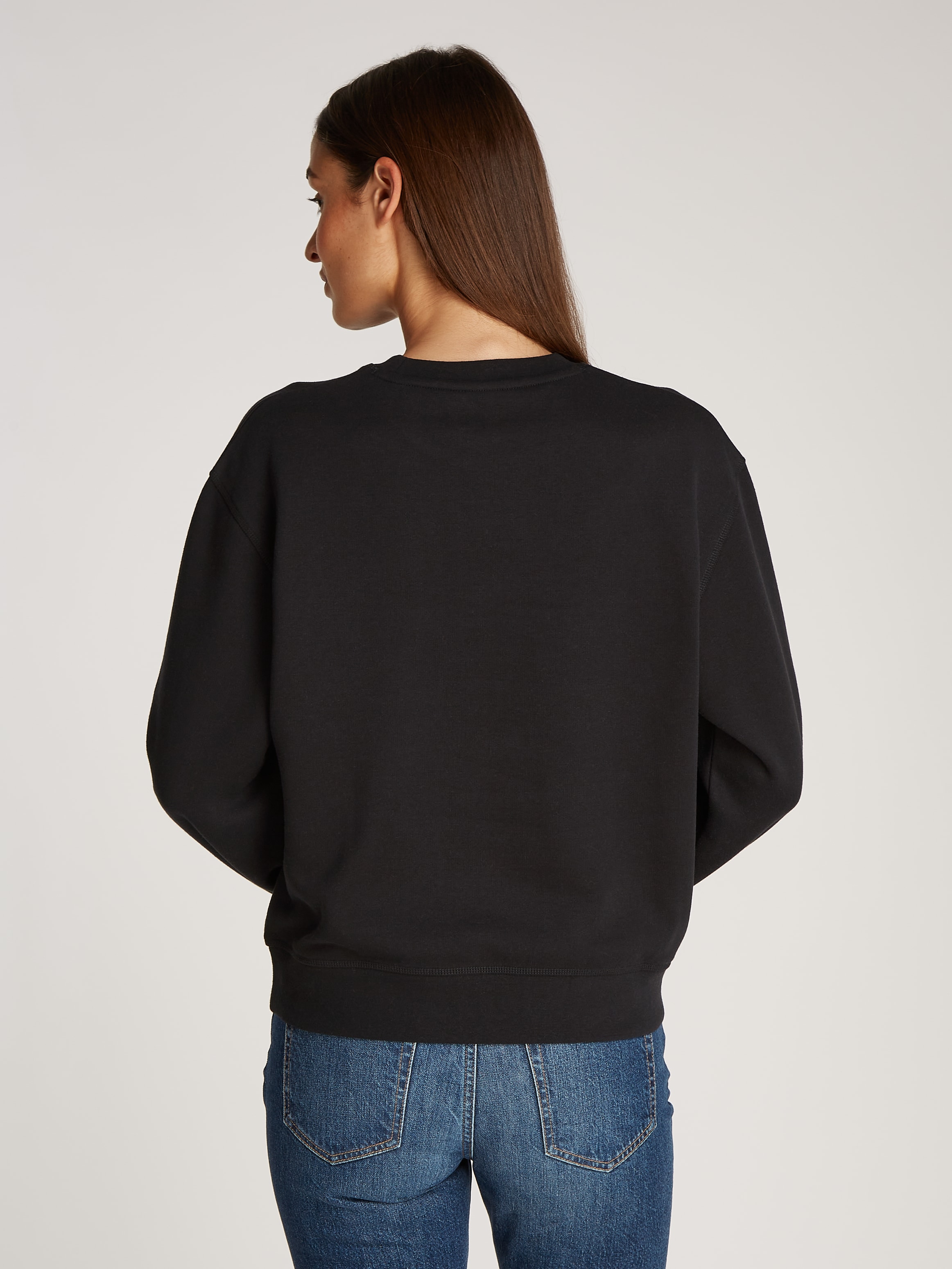 Tommy Hilfiger Sweatshirt »REG FLAG ON CHEST SWTSHRT«, mit Logo-Stickerei