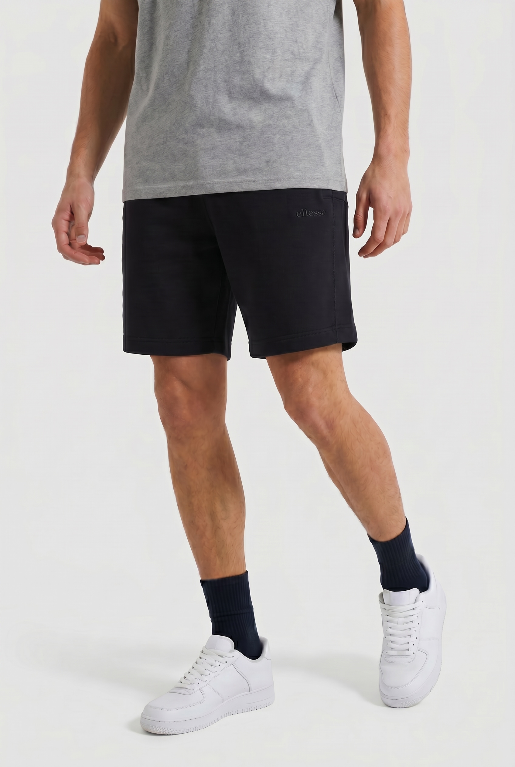 Ellesse Sweatshorts »ZANICA SWEAT SHORT«  mit Seitennahttaschen, aus Baumwolle und Polyester