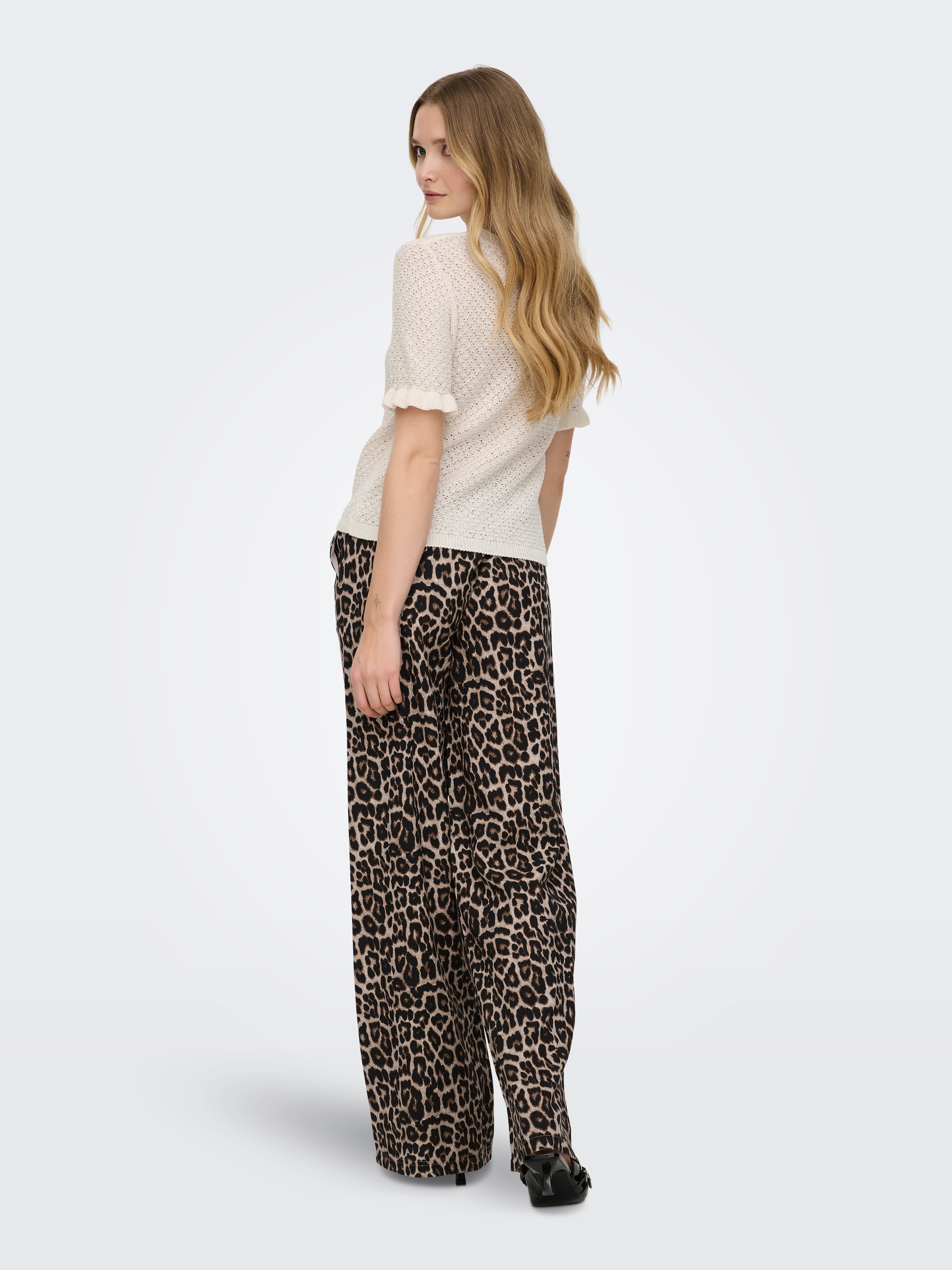 ONLY Schlupfhose »ONLARIS LIFE PULLUP TIE PANTS WVN CC«  mit Leopardenmuster