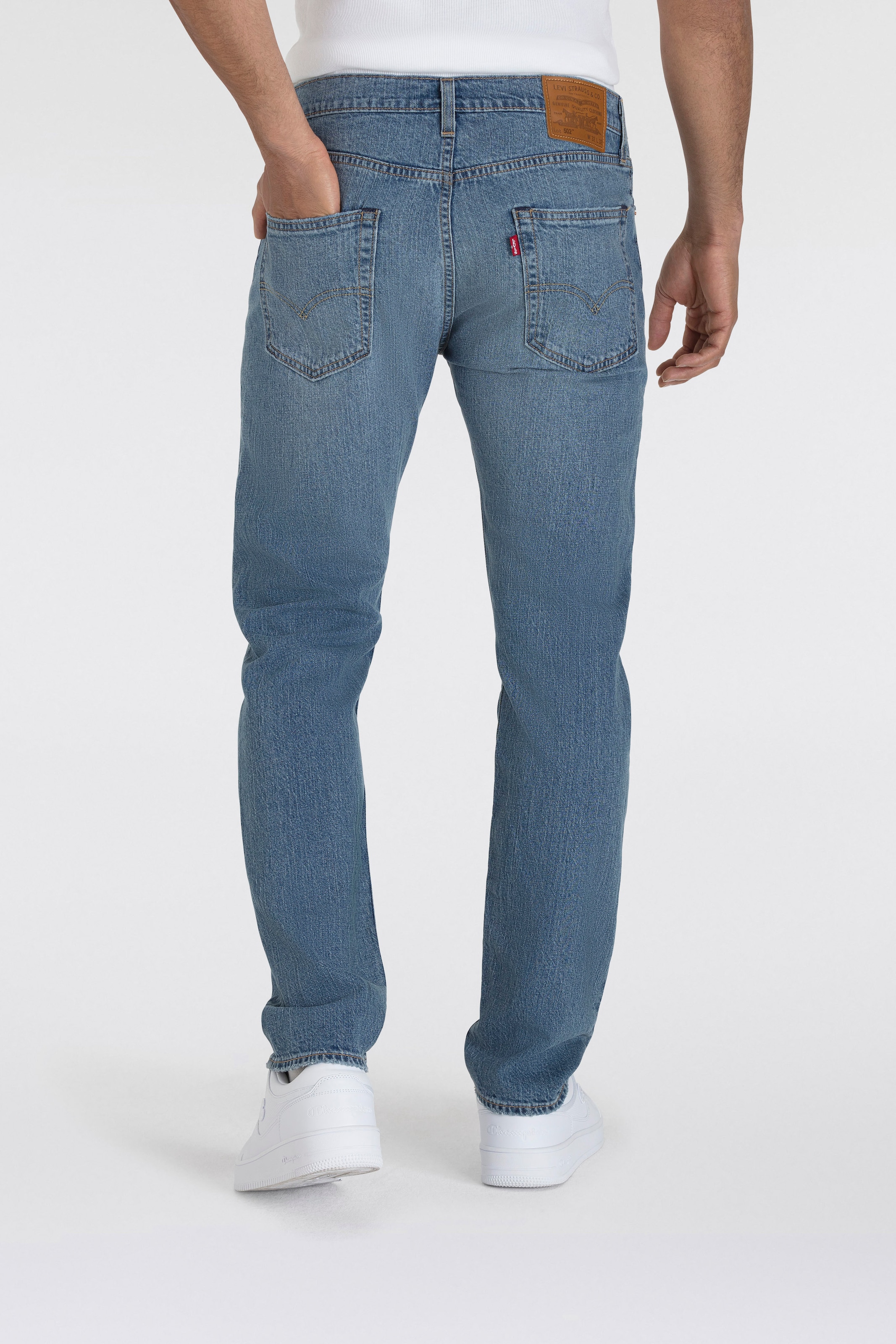 Levi's® Tapered-fit-Jeans »502 TAPER«, in elegantem, modernem Stil
