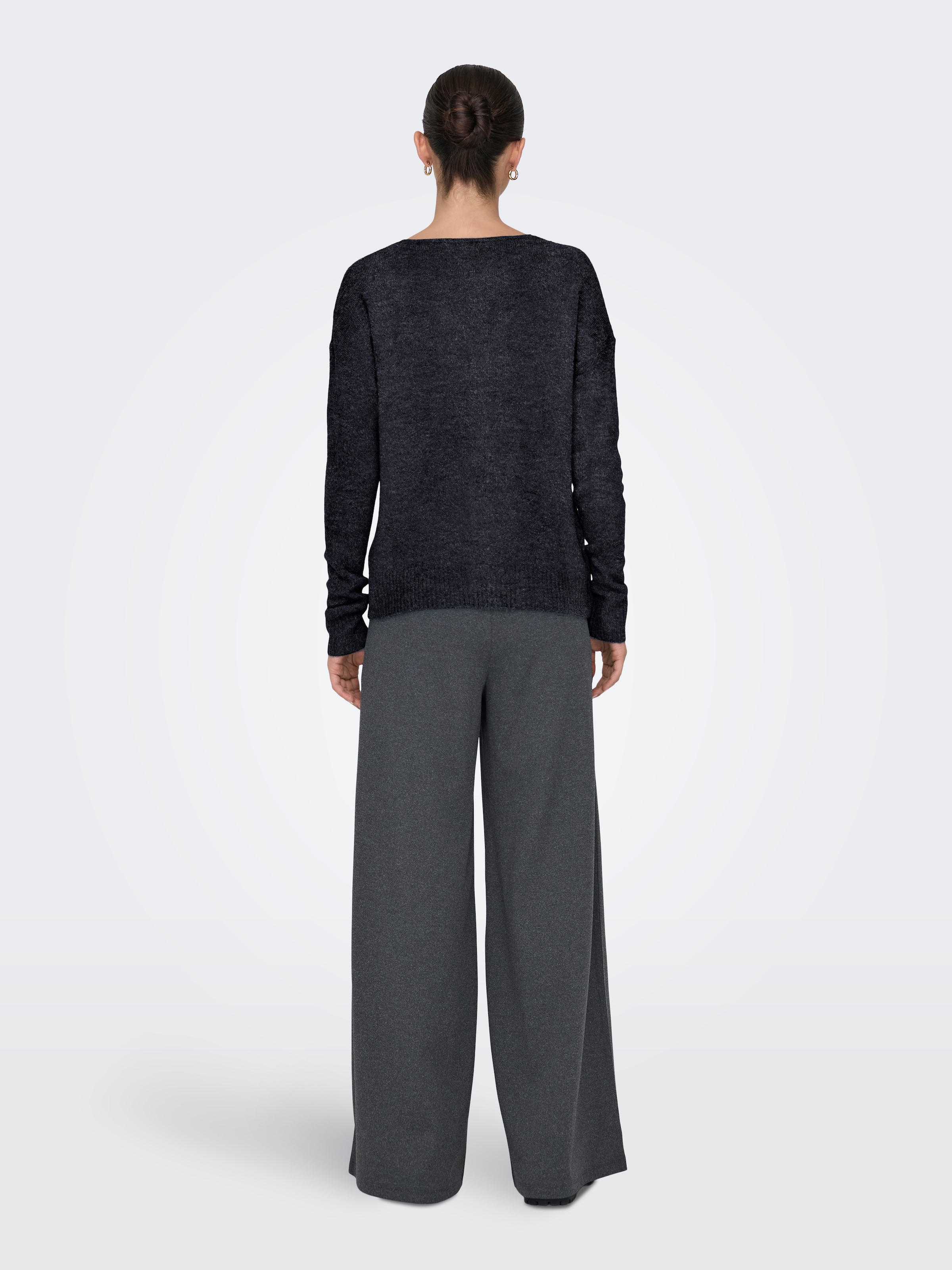 JDY V-Ausschnitt-Pullover »JDYELANORA L/S V-NECK PULLO. KNT NOOS« mit leicht überschnittenen Schultern