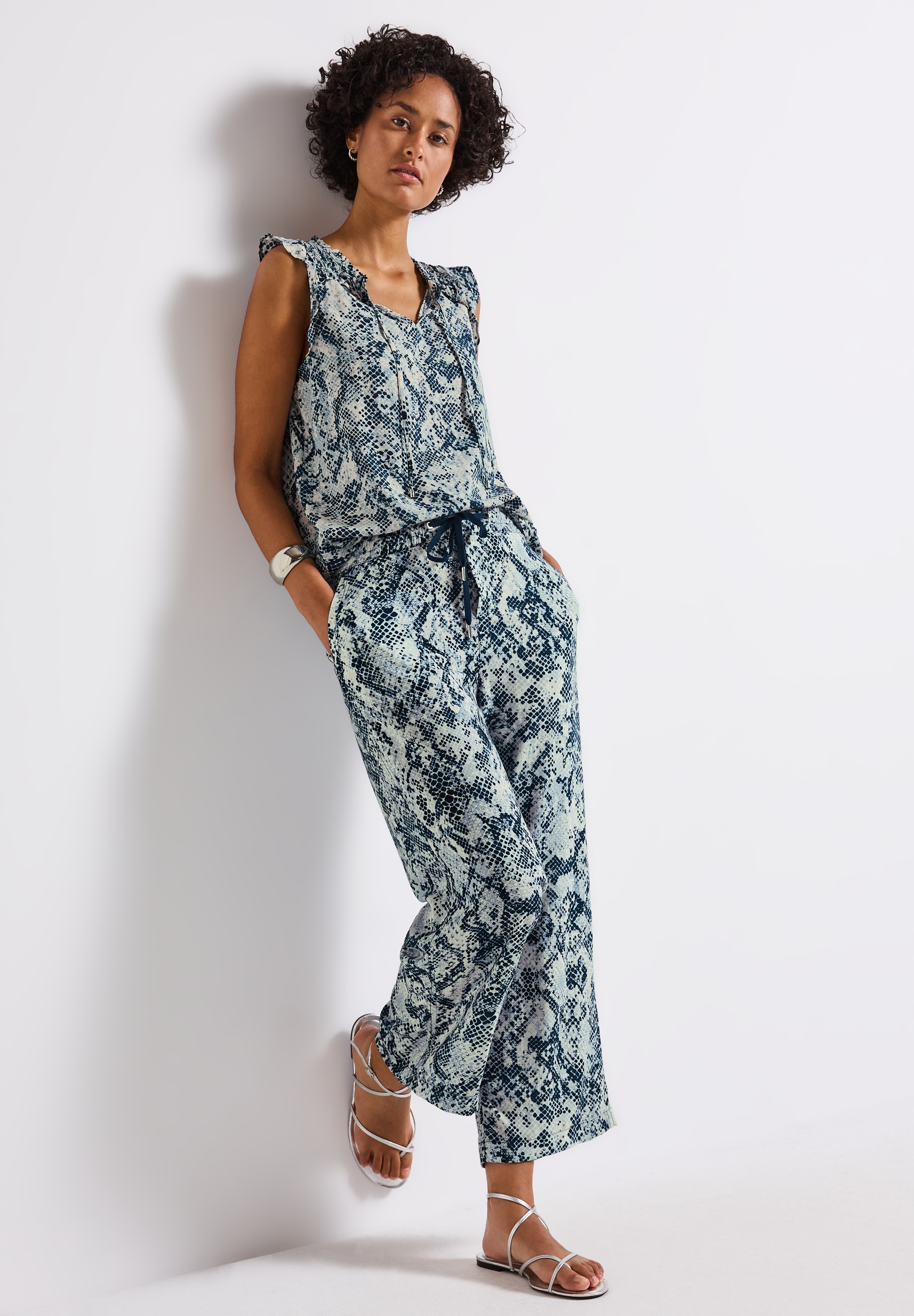 STREET ONE Stoffhose »Style Emee«, Sommerhose mit elastischem Bund und Tunnelzug, mit grafischem Muster