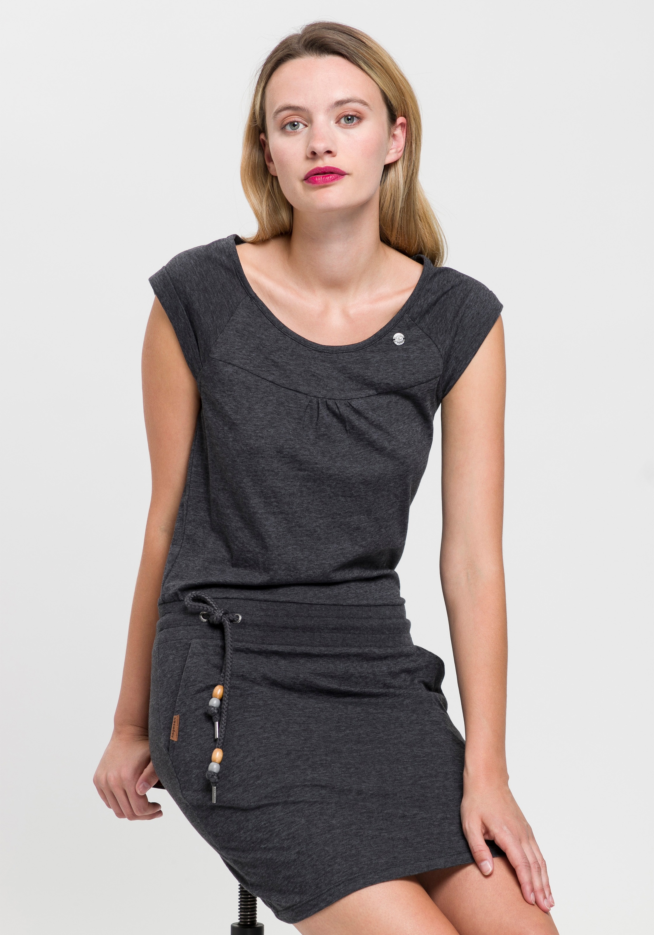 Ragwear Jerseykleid »PENELOPE UNI O«, mit Kordelzug und kontrastfarbigem  Zierperlen-Besatz bei ♕