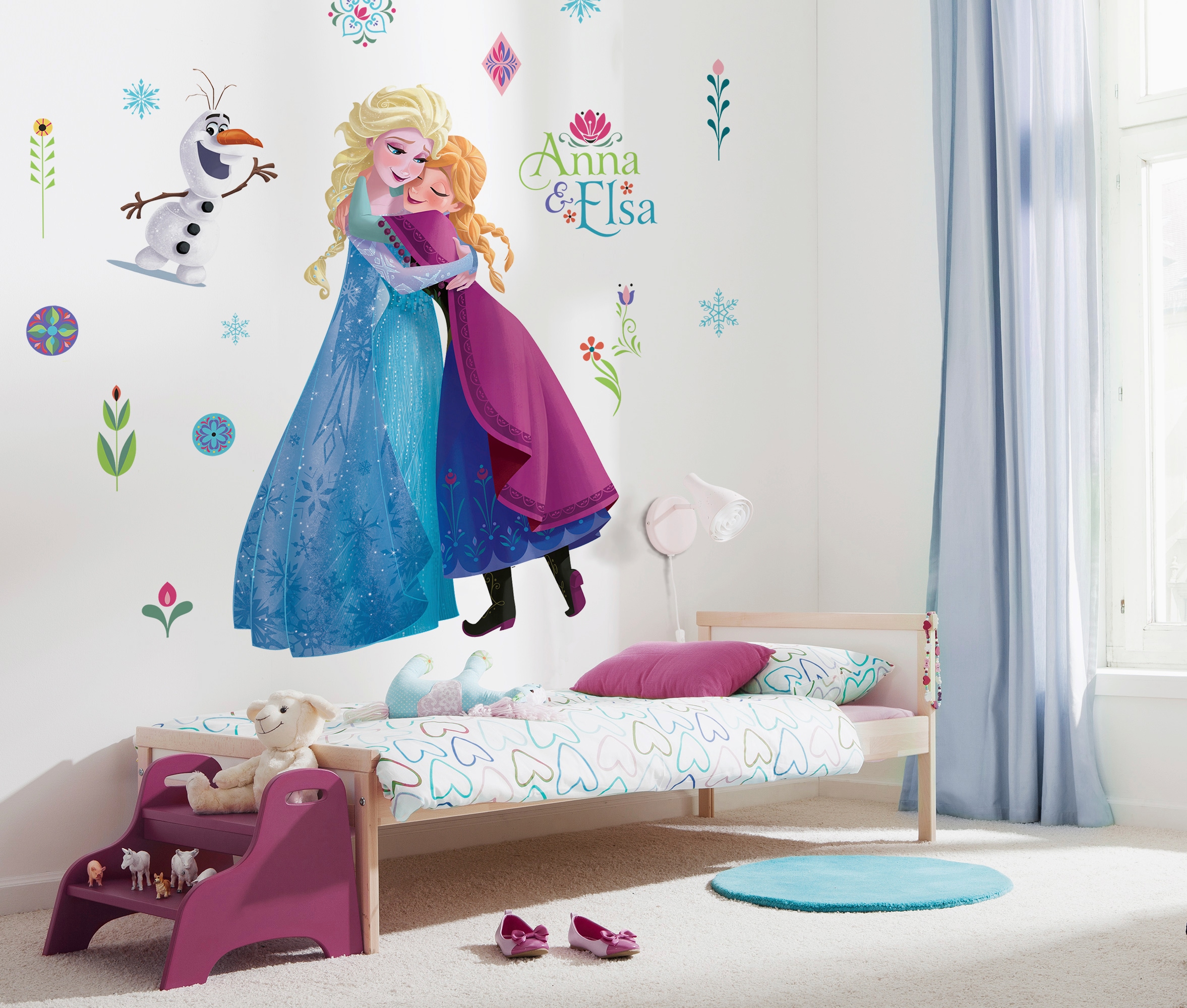 Komar Vliestapete »Selbstklebende Vlies  - Frozen Nordic Summer XXL - Größe 127 x 200 cm«, bedruckt, Kinderzimmer