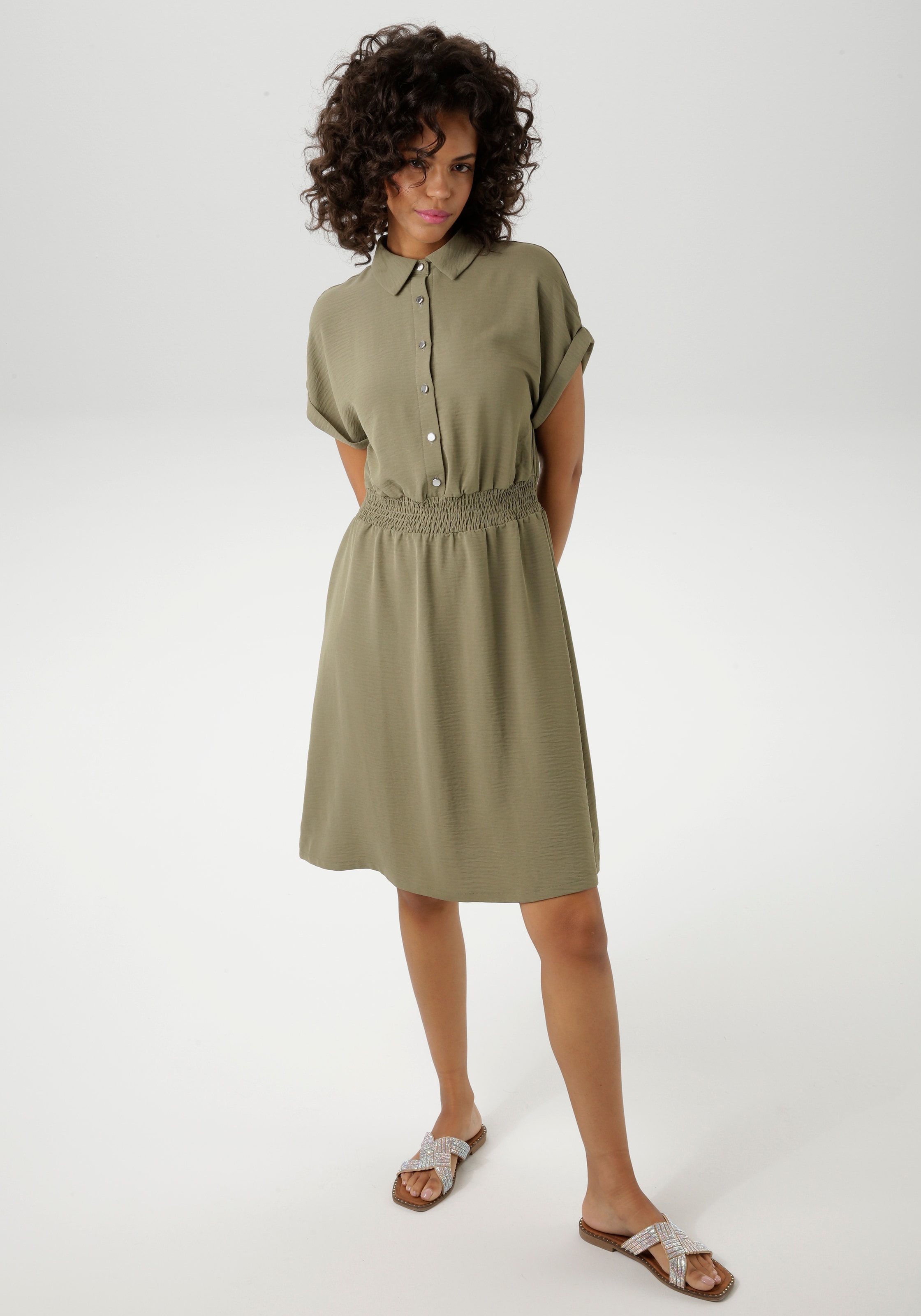 Aniston CASUAL Sommerkleid, mit Smokbündchen in der Taille