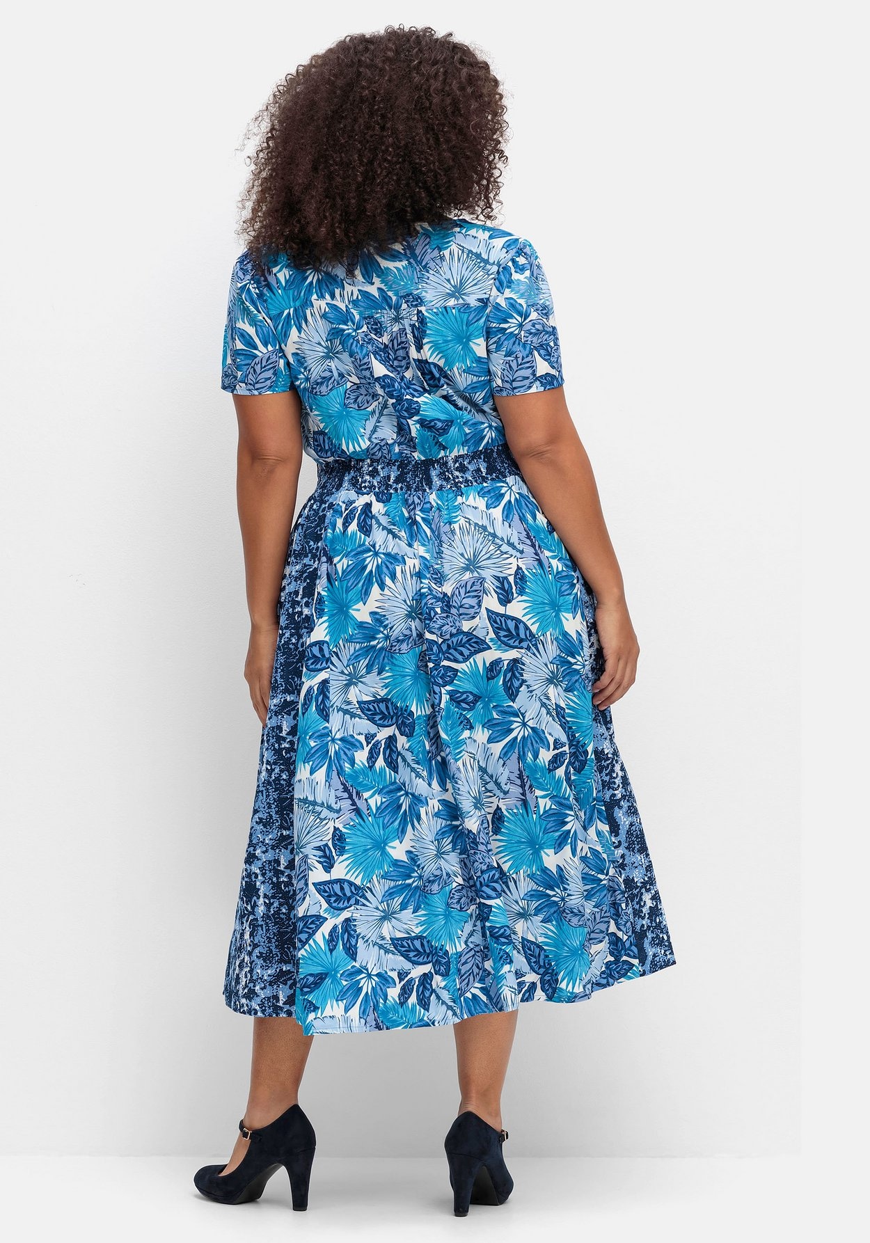 Sheego Sommerkleid »Midikleid im Mustermix, mit weitem Rock«