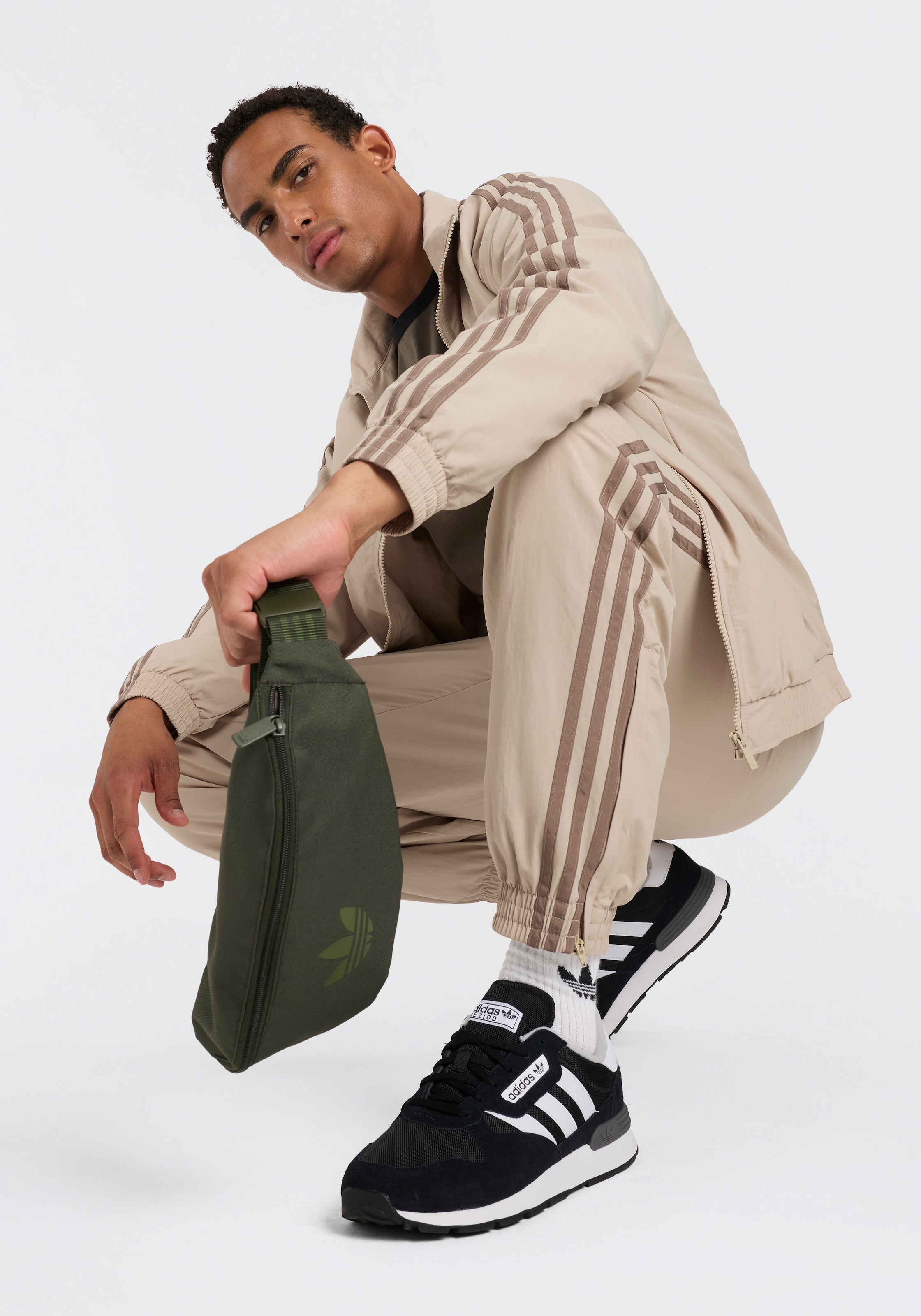 adidas Originals Trainingsjacke »FIREBIRD WVN TT« für Erwachsene, mit Reißverschluss, aus Kunstfaser