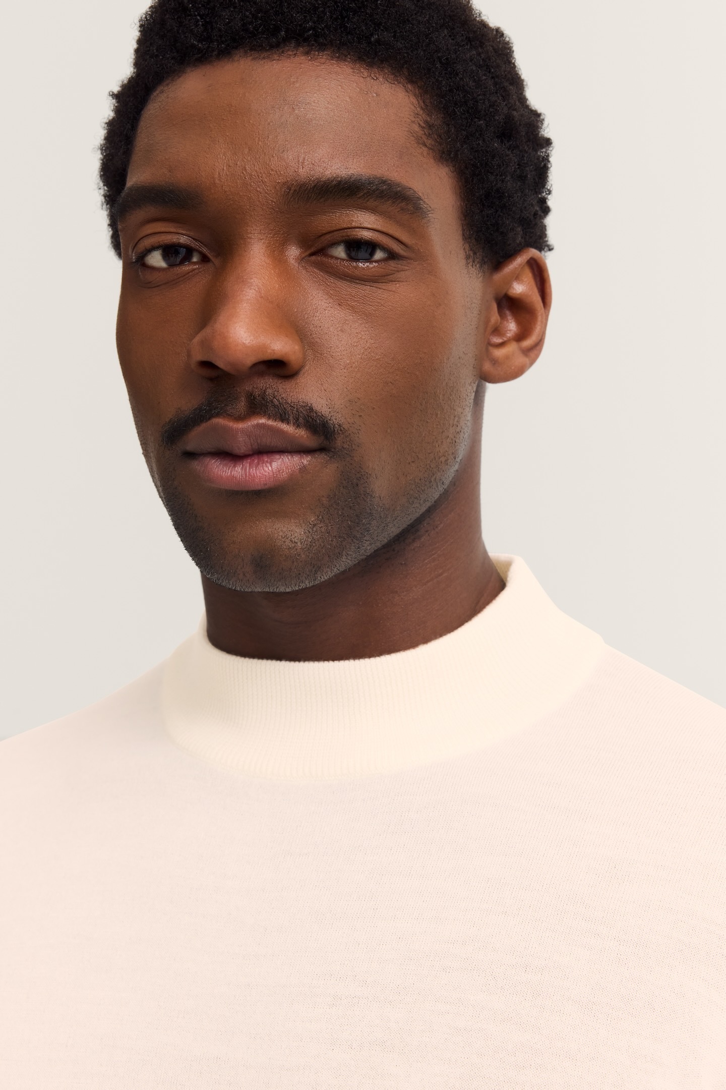 bugatti Rollkragenpullover »Regular Fit« aus Merino-Wolle-Seide-Mix