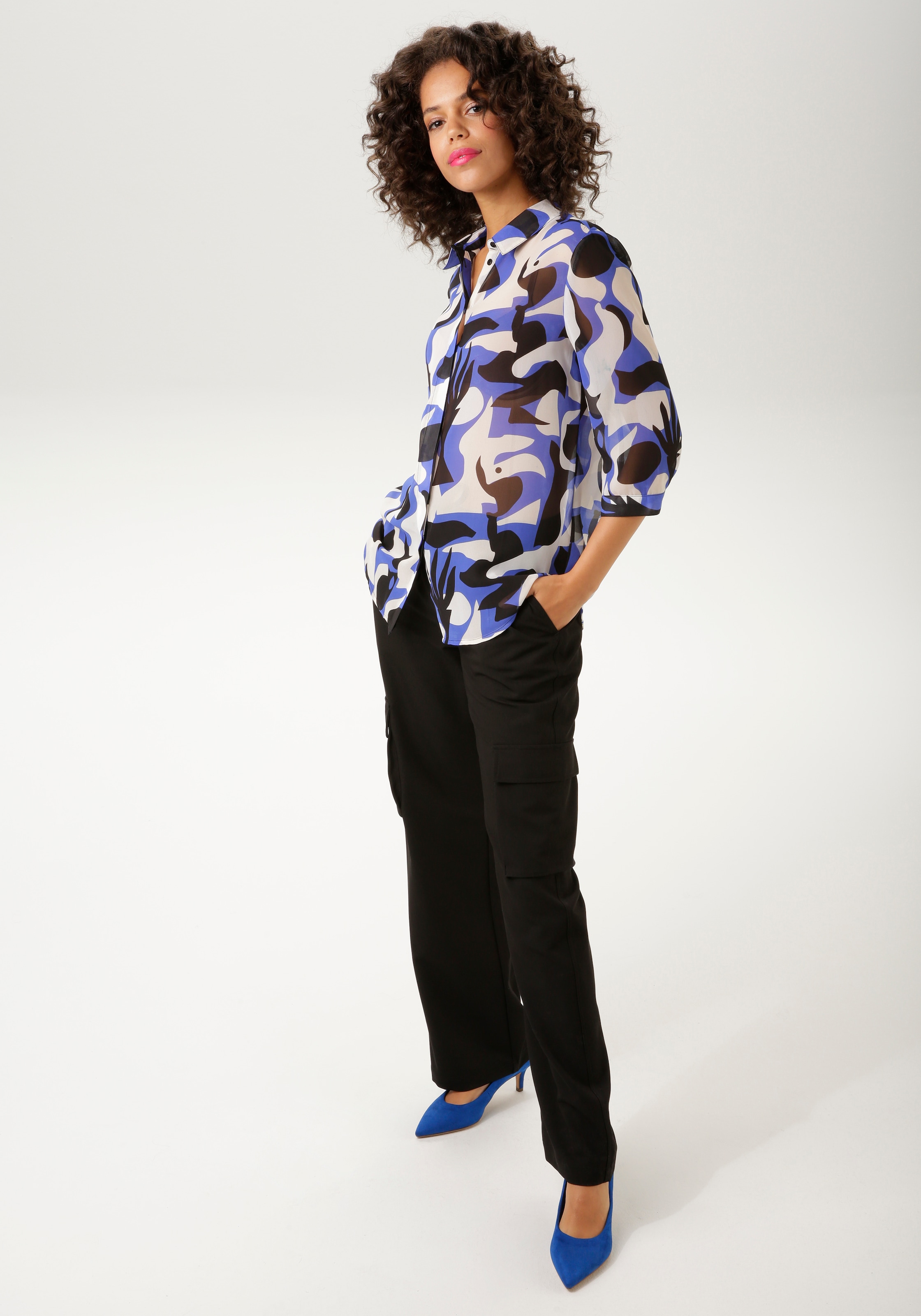 Aniston CASUAL Hemdbluse, mit ausdrucksstarkem, graphischem Druck