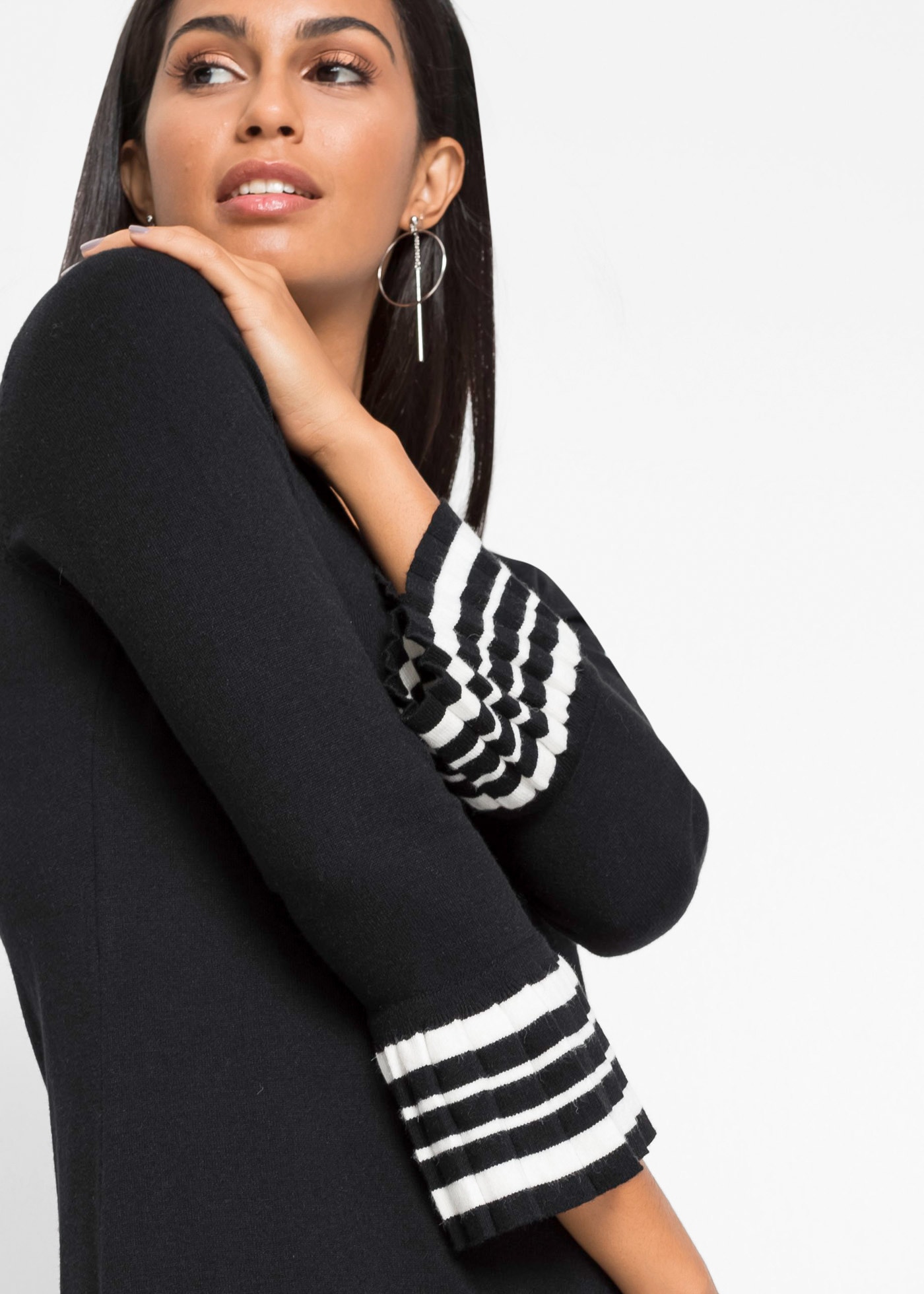 bonprix Strickkleid aus Viskose und Polyamid, ausgestellte Passform, mit Streifendesign